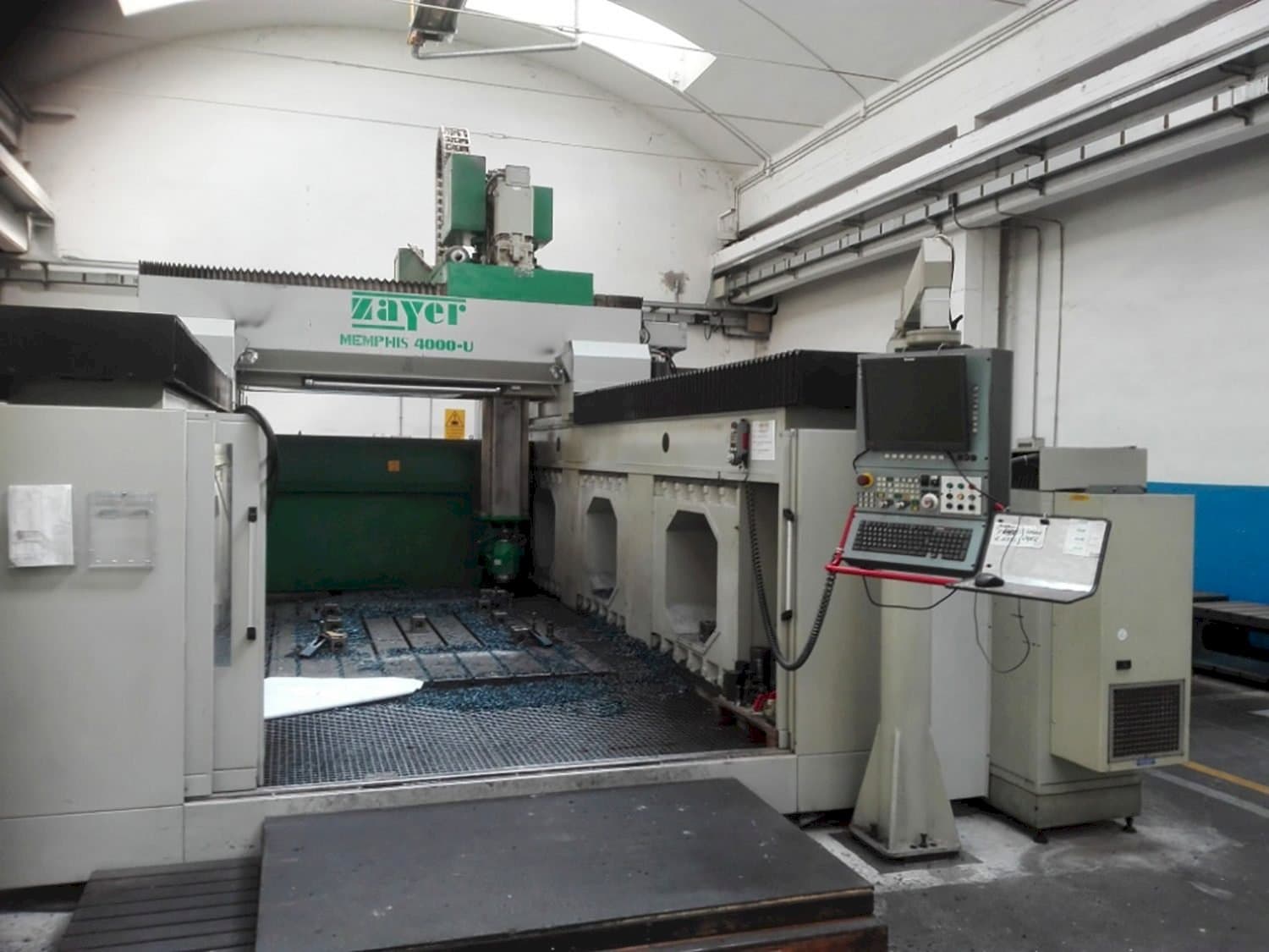 Makine  Zayer Memphis 4000 - Önden görünüm