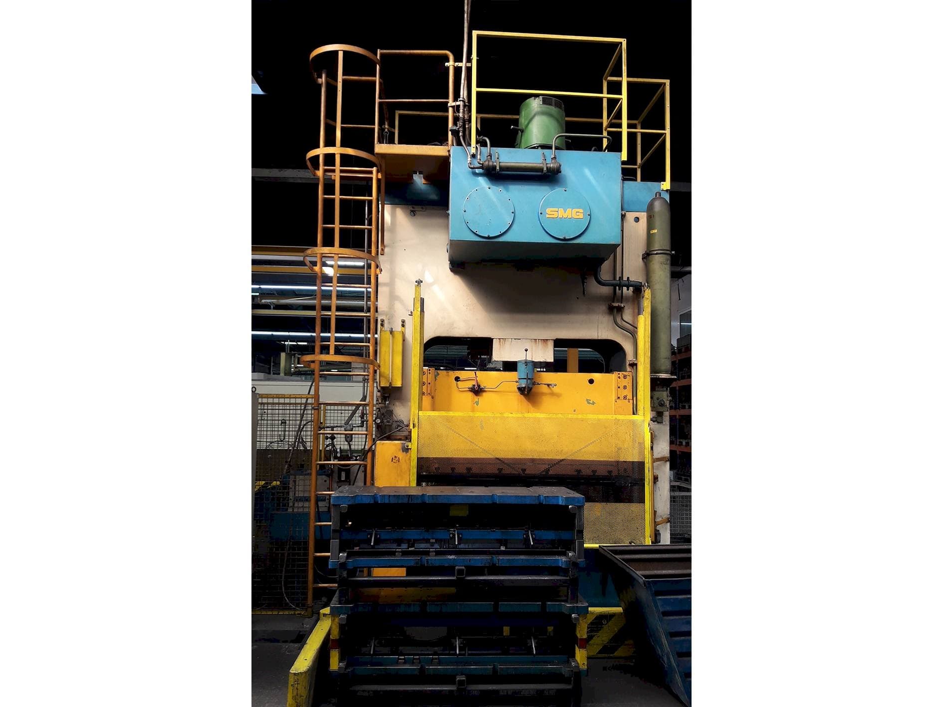 Makine  SMG SCHULER DS 200 + Z 60 - Önden görünüm