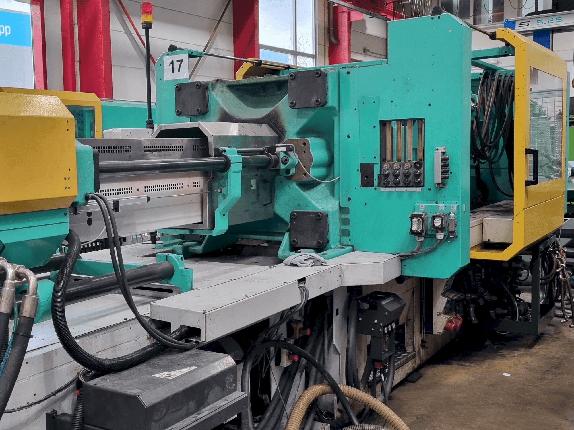 Makine  Arburg 630 S 2500-1300 ECO - Önden görünüm