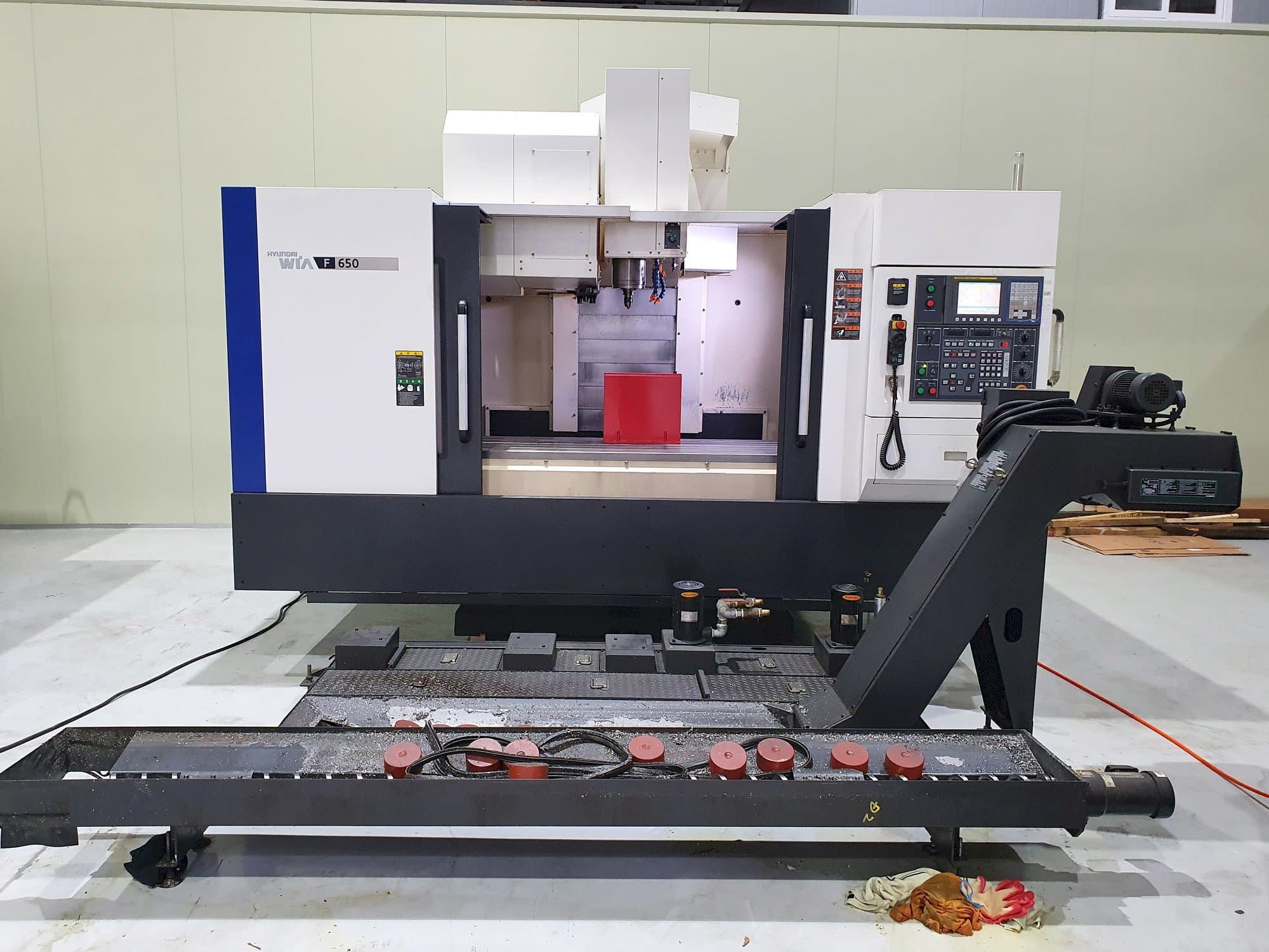 Makine  Hyundai Wia F650 - Önden görünüm