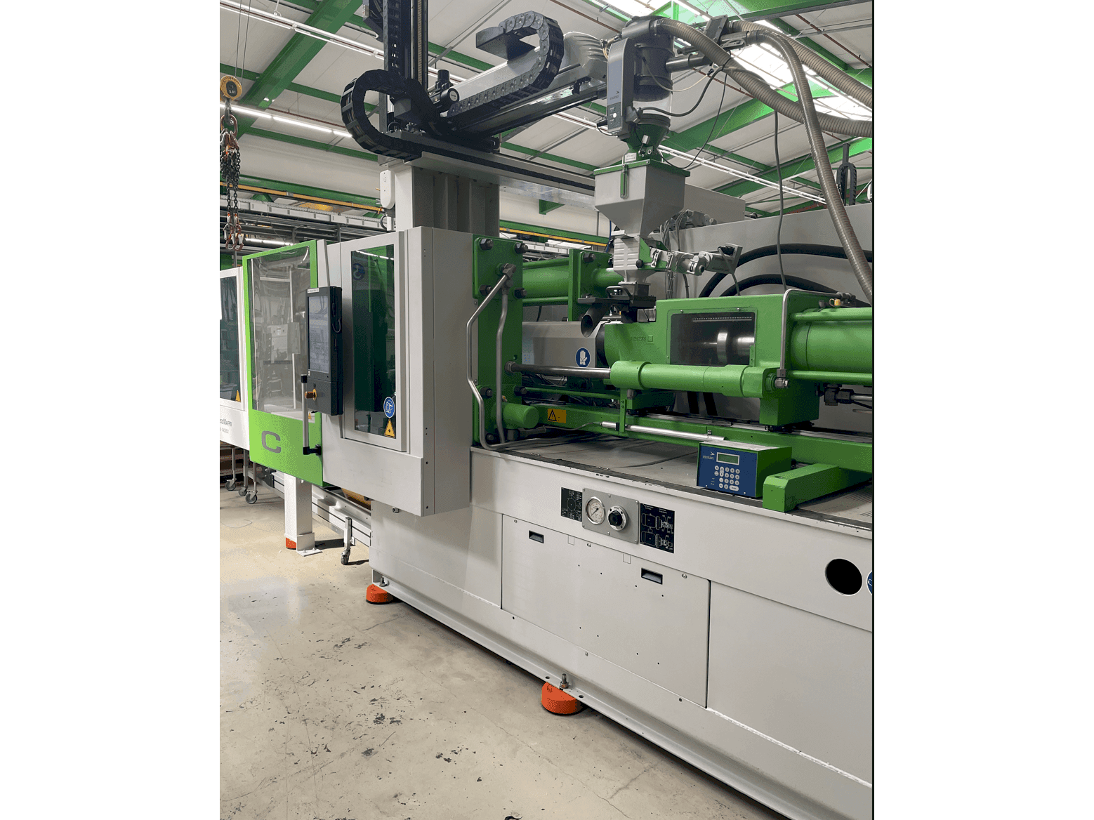 Makine  Krauss Maffei KM 200-1400CM - Önden görünüm