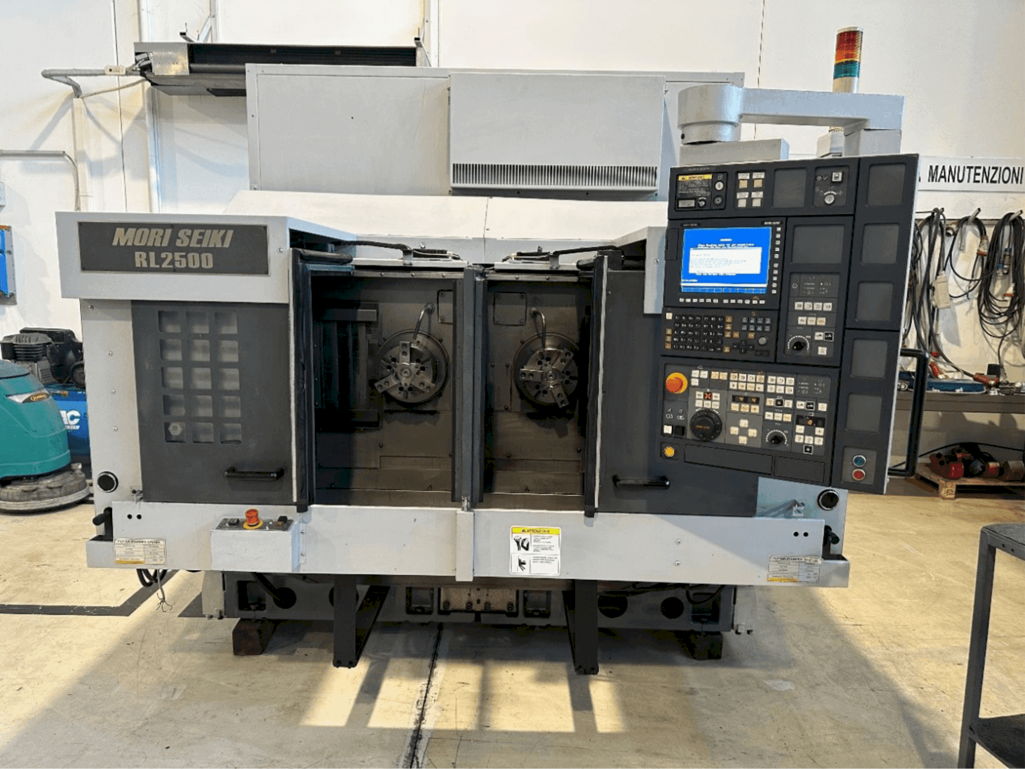 Makine  MORI SEIKI  - Önden görünüm