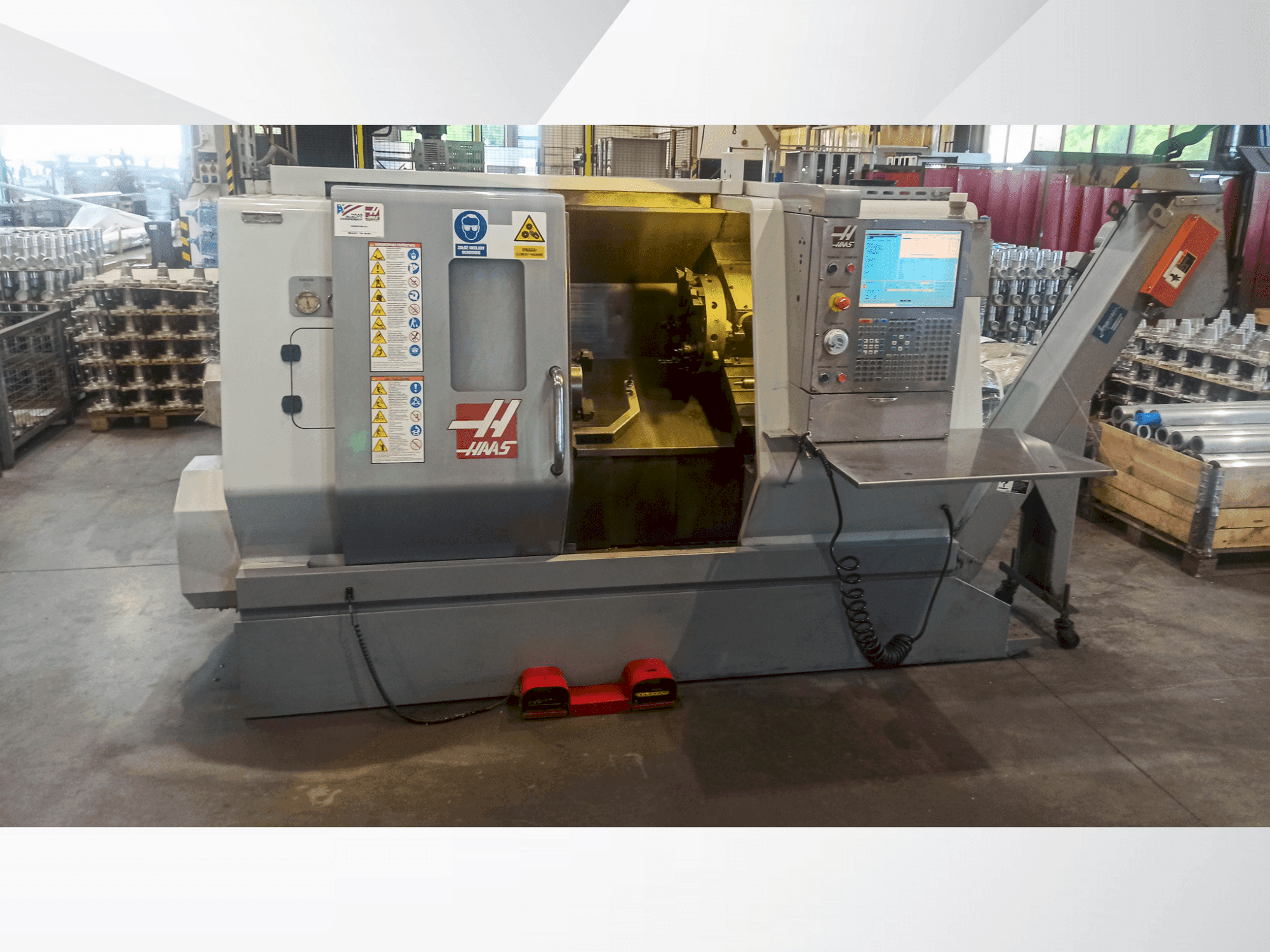 Makine  HAAS SL-20TBHE - Önden görünüm