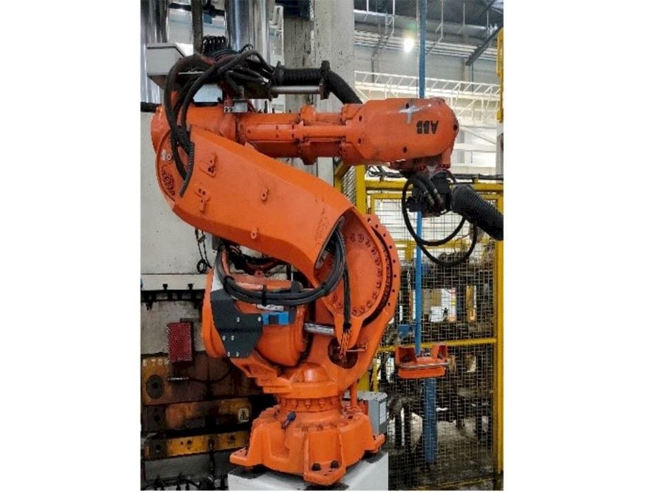 Makine  ABB IRB 6640-185/2.8 - Önden görünüm