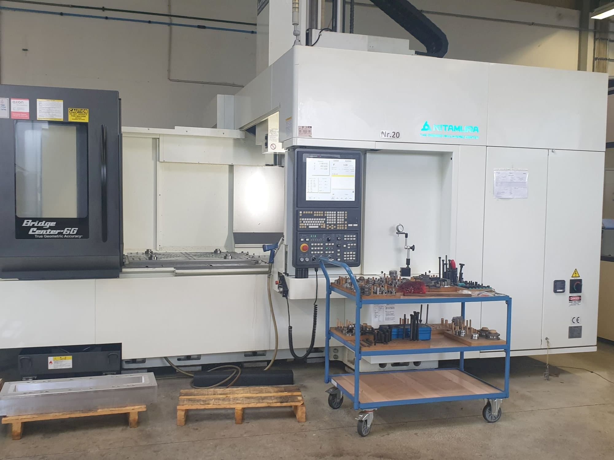 Makine  Kitamura Bridge Center 6G - Önden görünüm