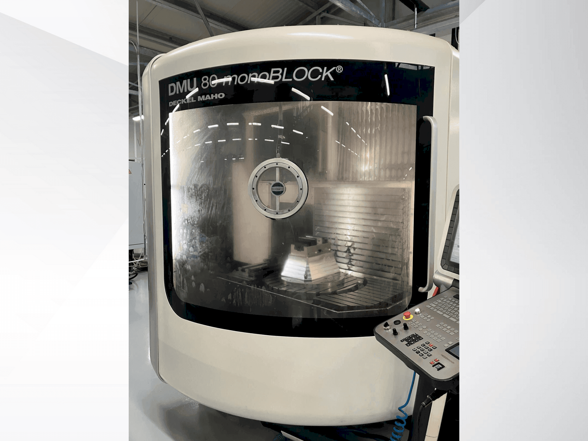 Makine  DMG MORI DMU 80 Monoblock - Önden görünüm