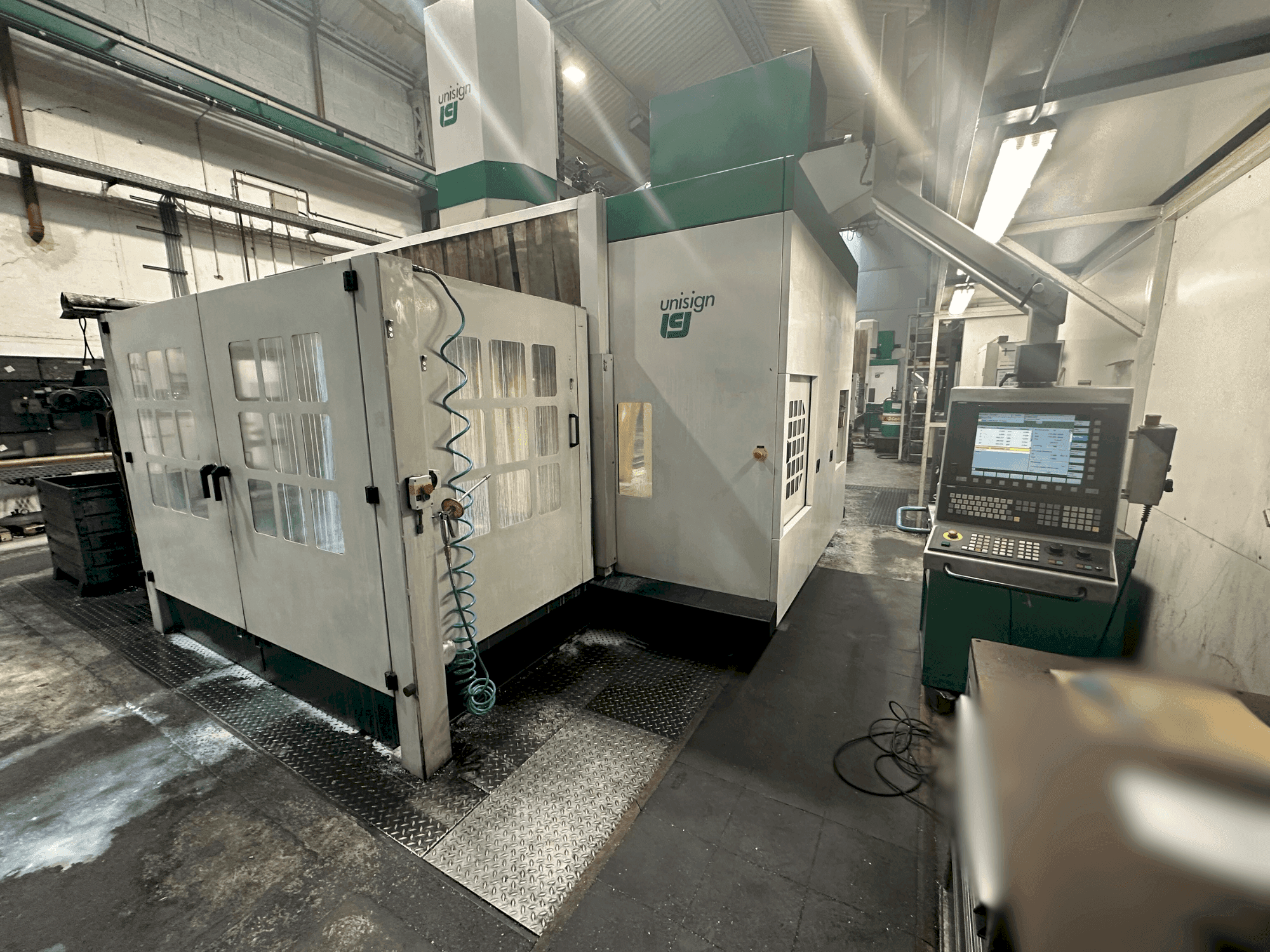 Makine  Unisign UNIPORT 6000 - Önden görünüm