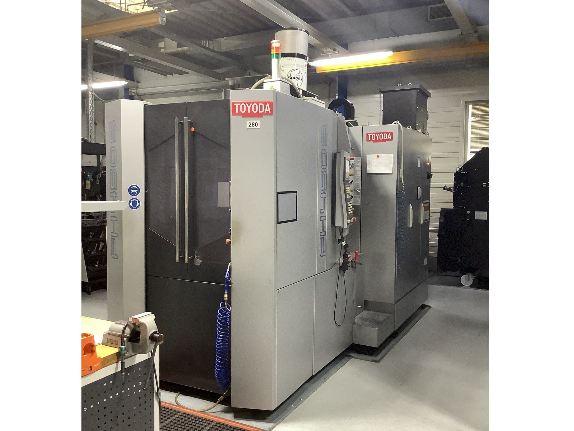 Makine  TOYODA FH 450S - Önden görünüm