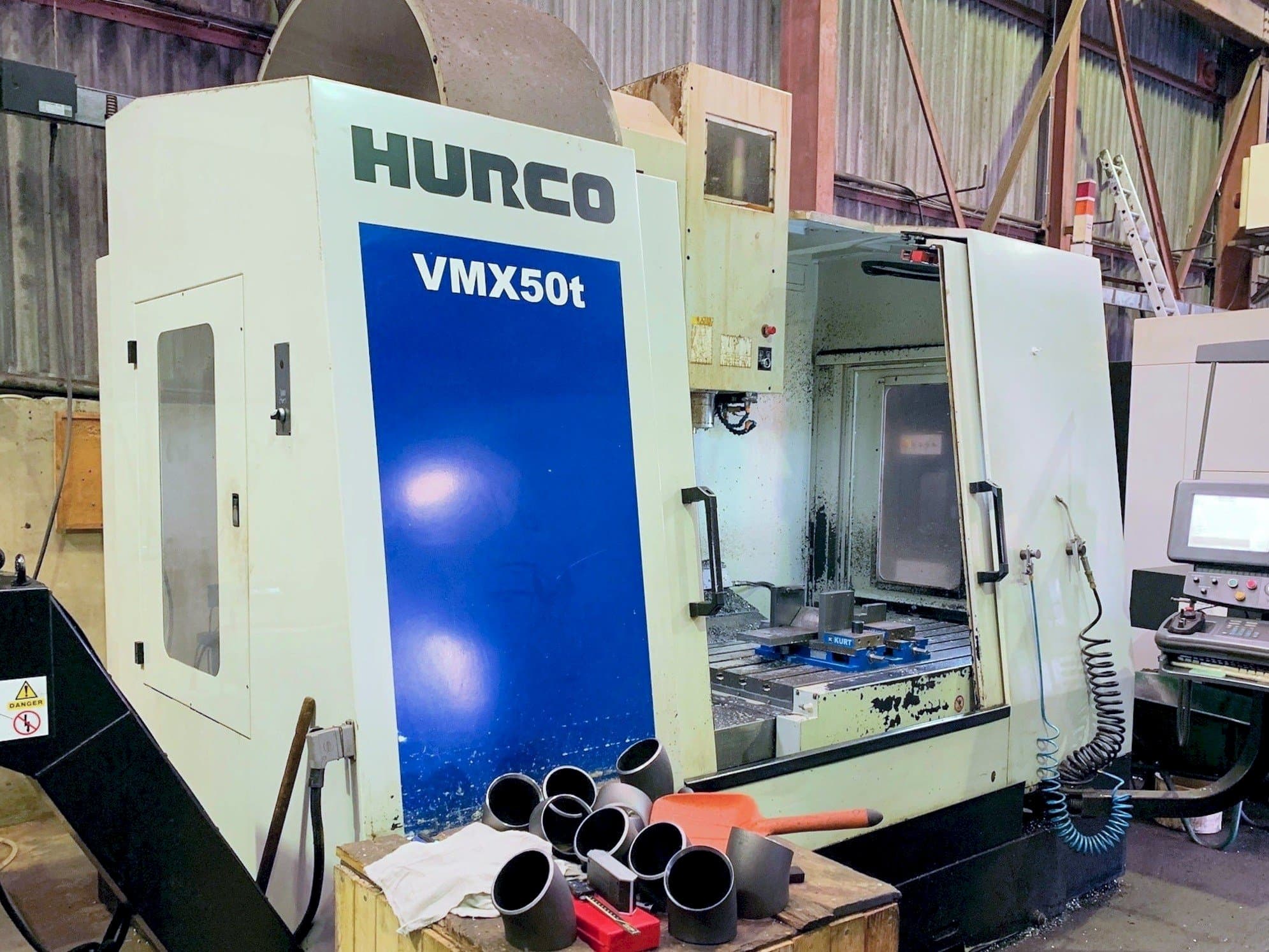 Makine  Hurco VMX 50T - Önden görünüm