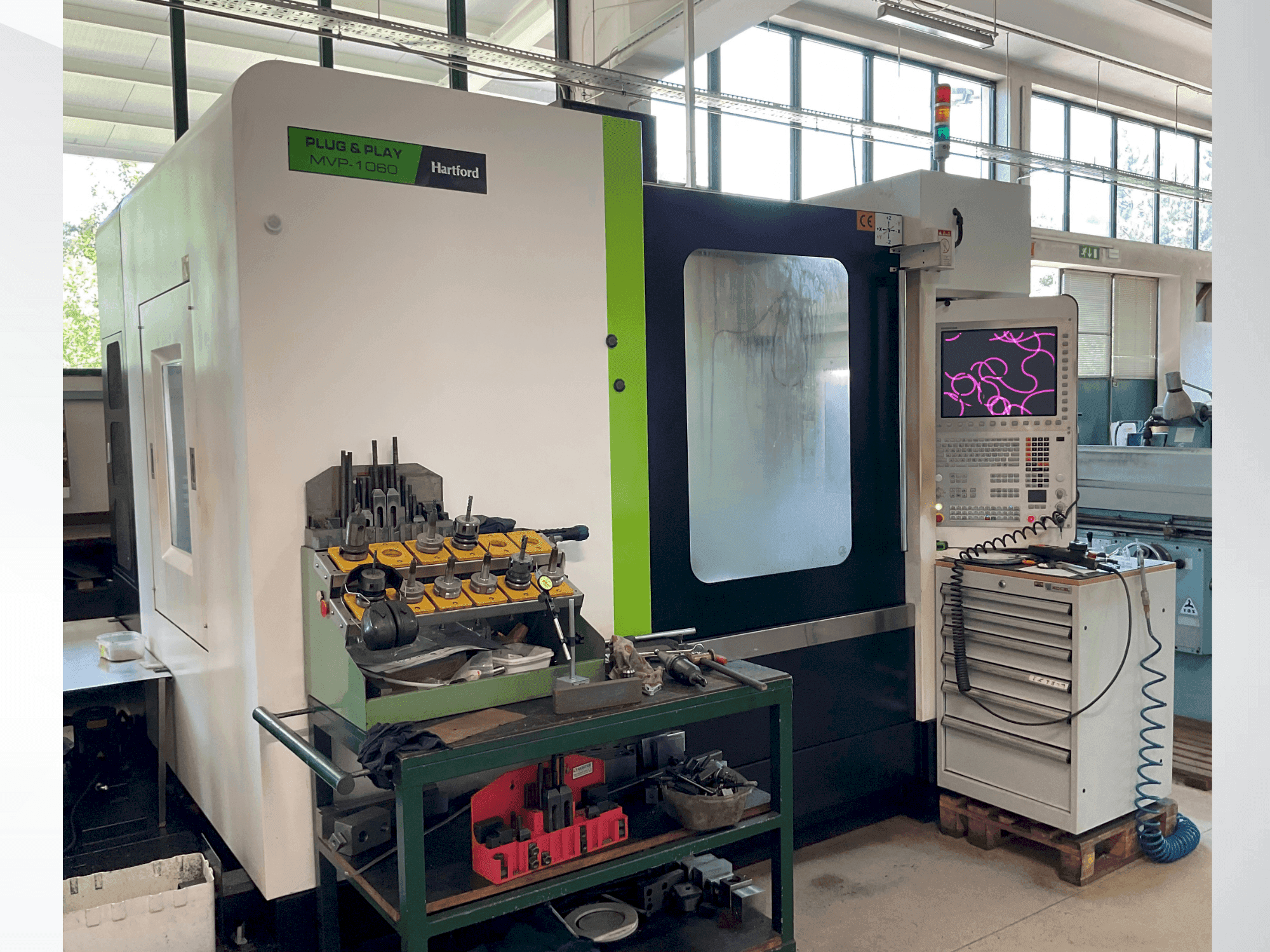 Makine  HARTFORD MVP-1060AD - Önden görünüm