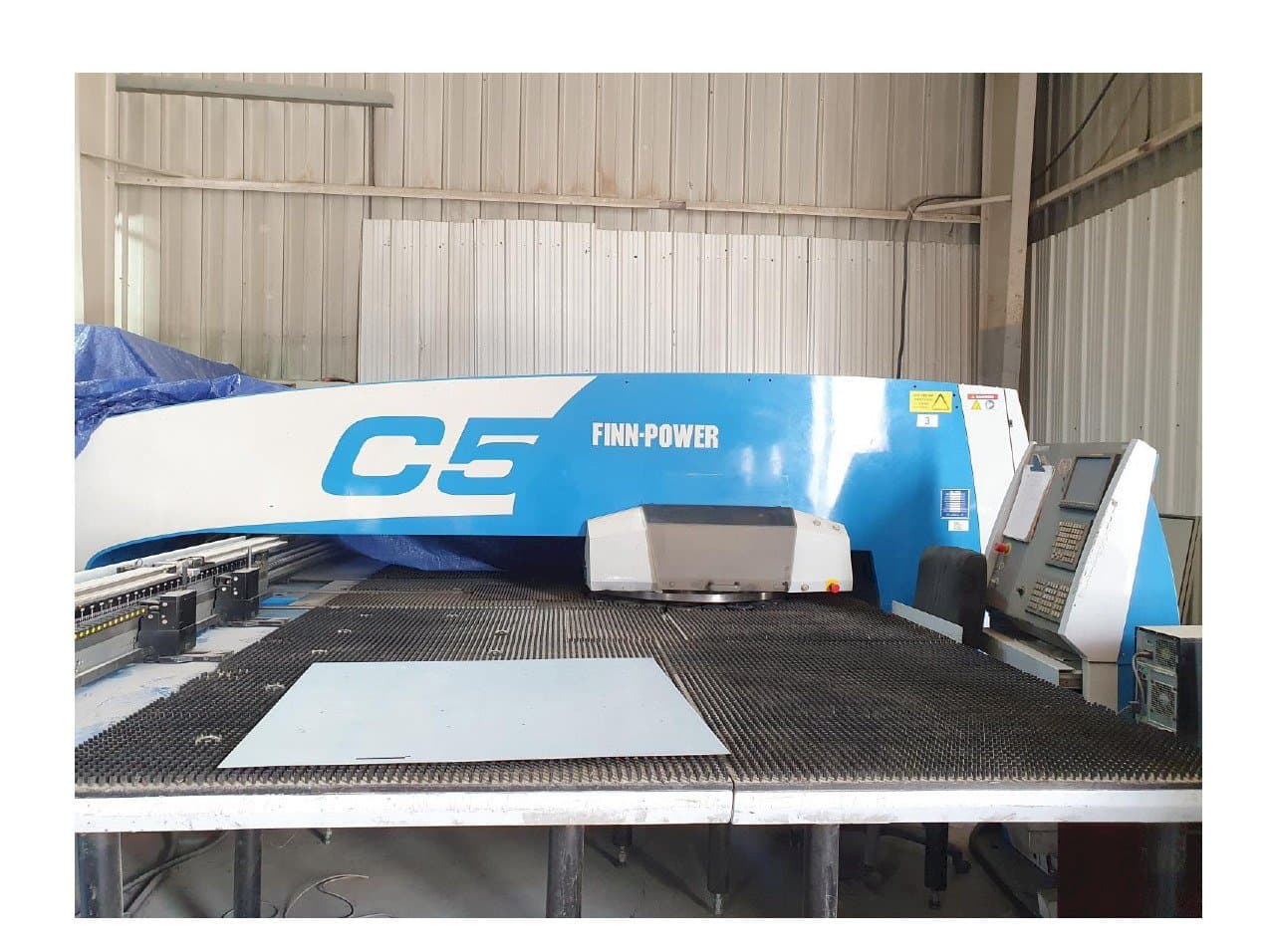 Makine  Finn-Power C5 - Önden görünüm