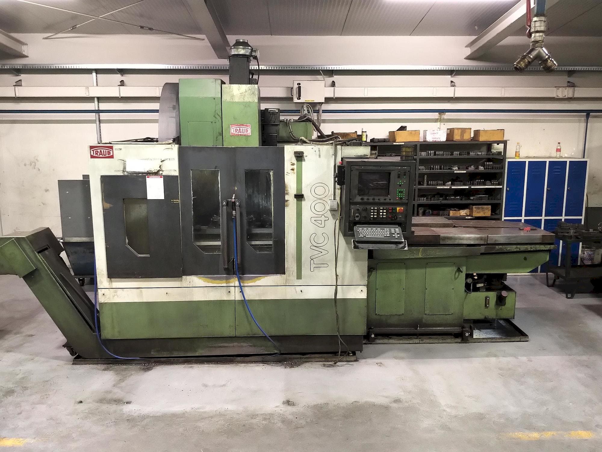 Makine  TRAUB TVC 400 P - Önden görünüm