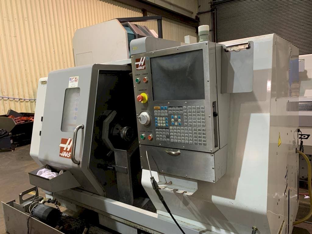 Makine  HAAS SL-20 - Önden görünüm