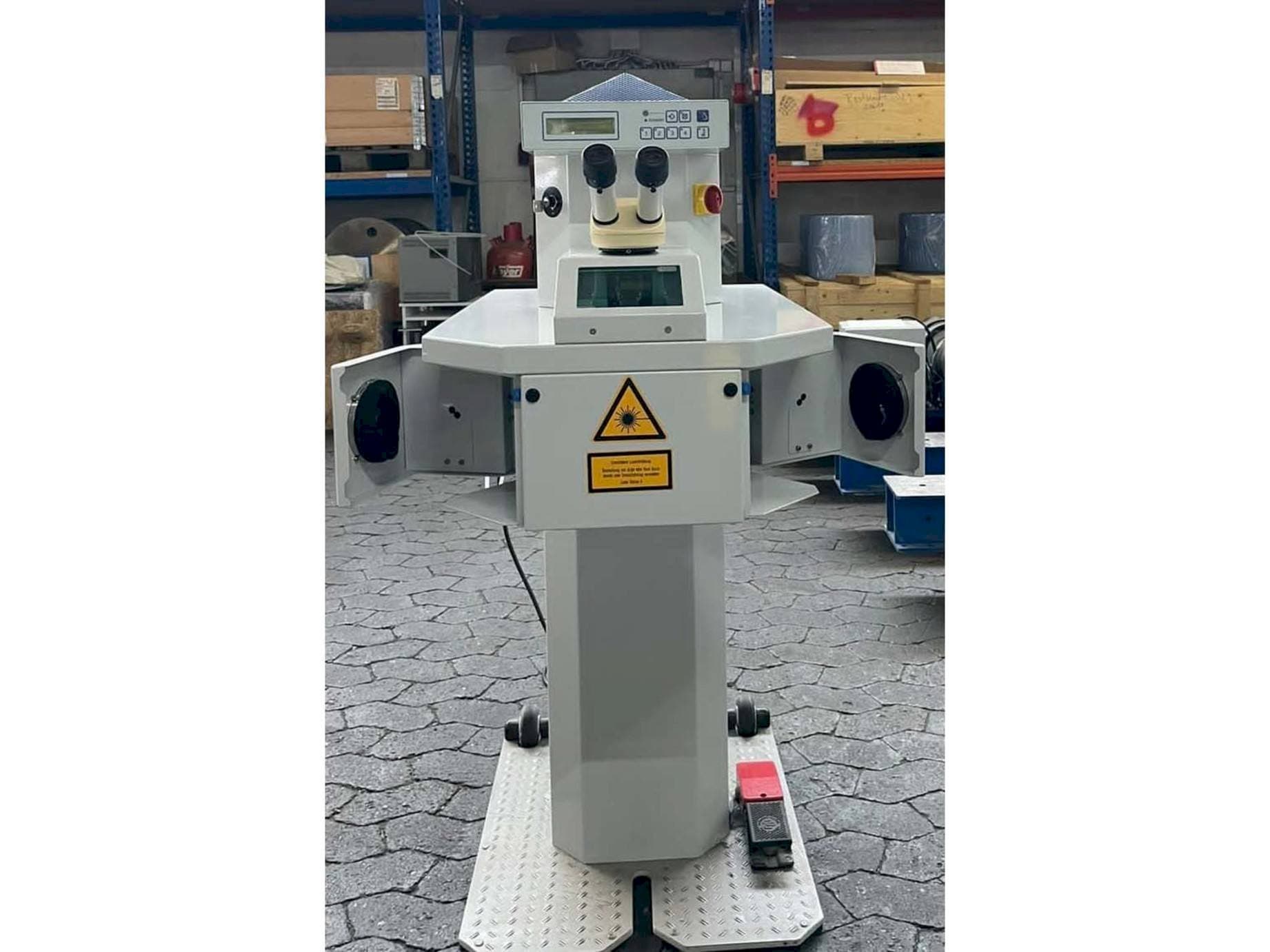 Makine  ALPHA LASER ALO 30 - Önden görünüm