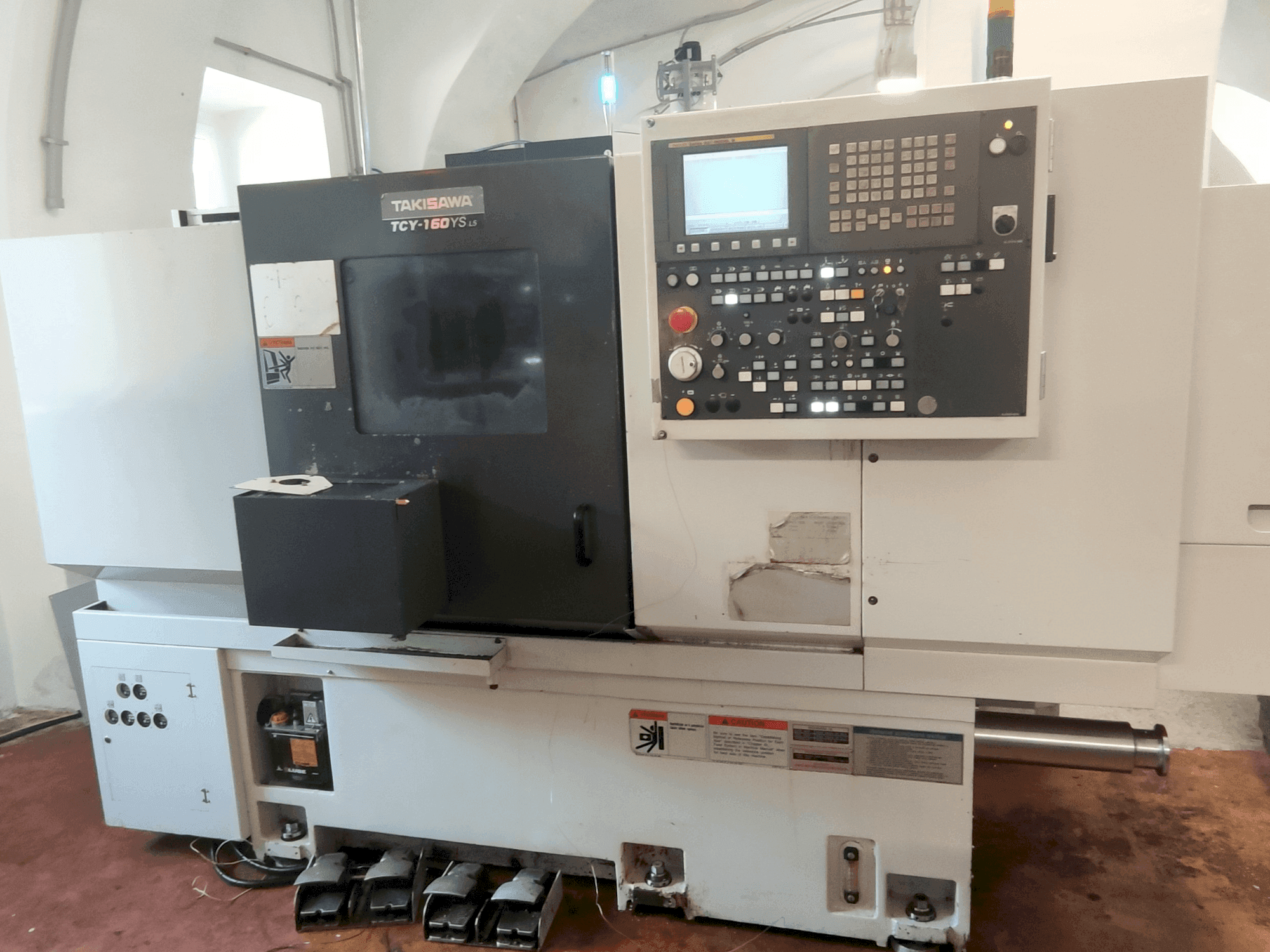 Makine  Takisawa TCY-160YS L5 - Önden görünüm