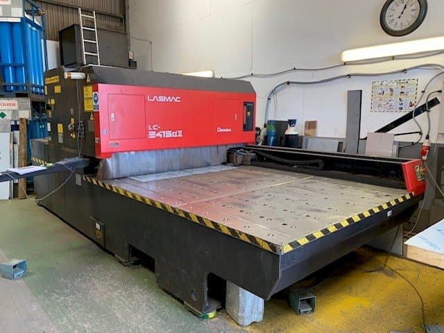 Makine  AMADA LC 2415 Alpha 2 - Önden görünüm