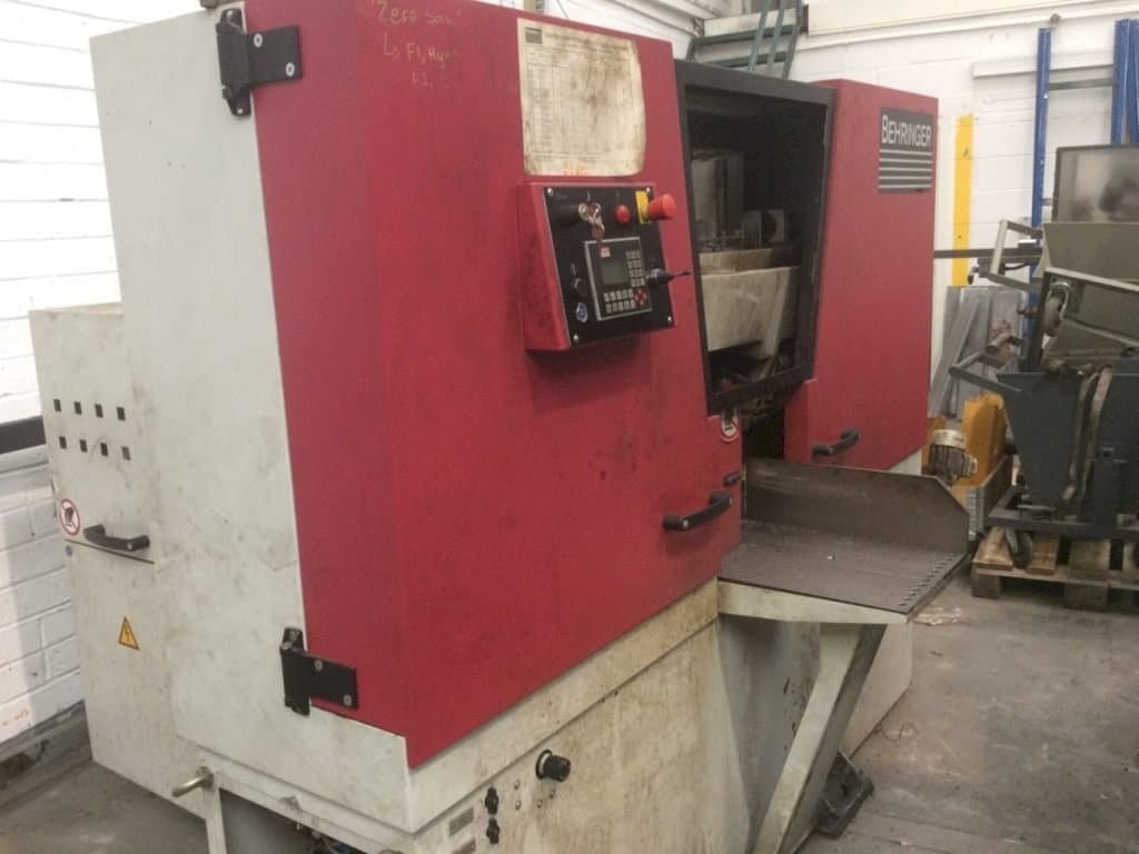 Makine  Behringer HBE261 A - Önden görünüm