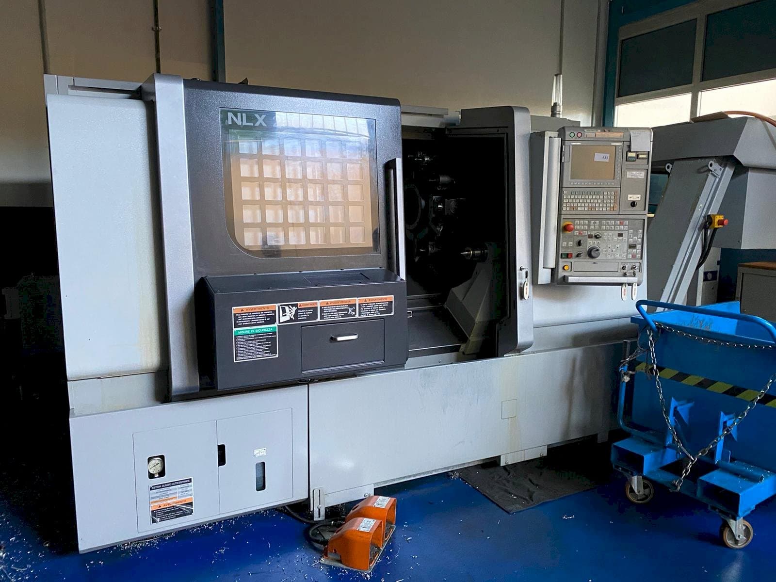 Makine  MORI SEIKI NLX 2500/MC700 - Önden görünüm