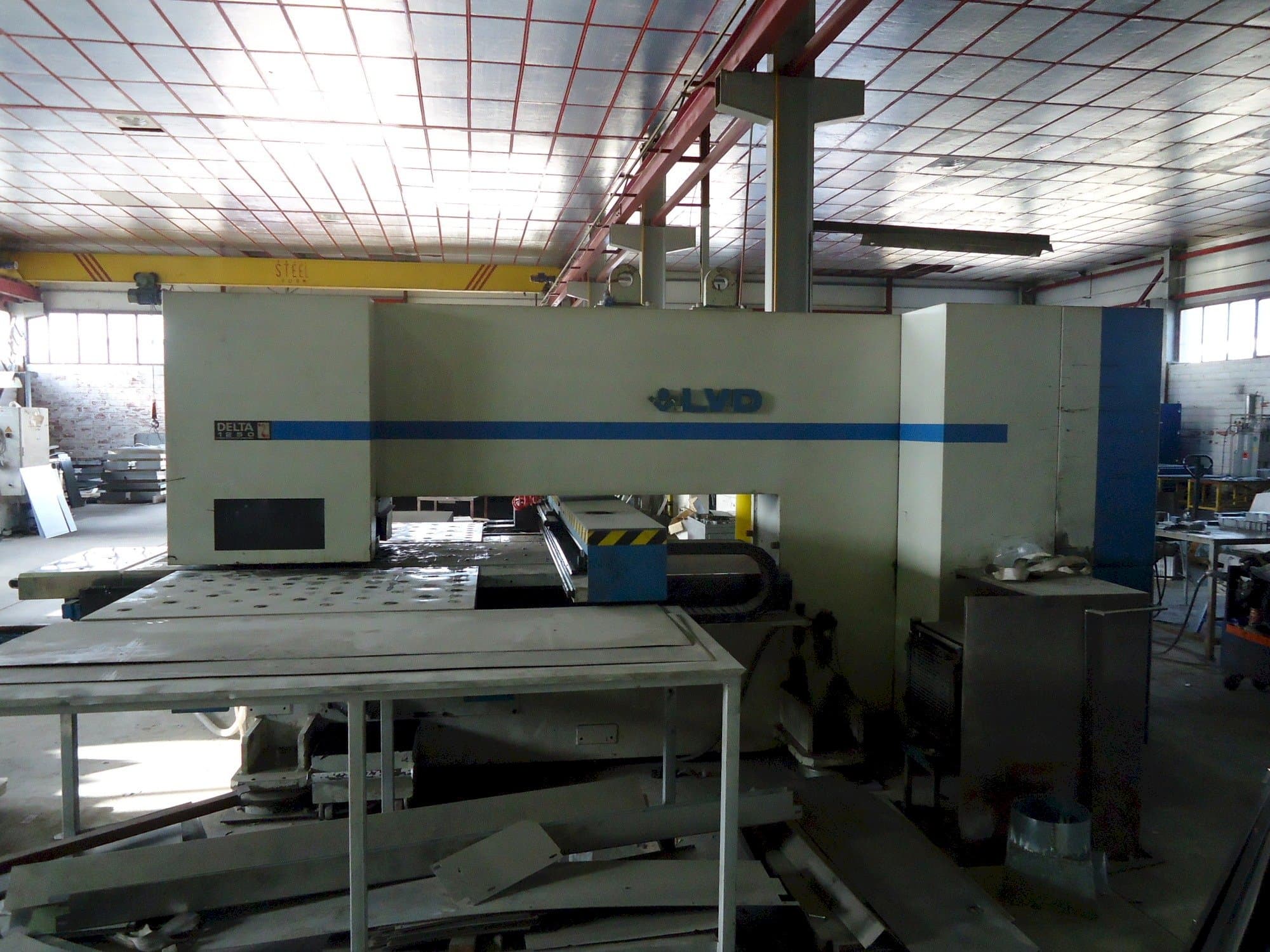 Makine  LVD delta 1250 - Önden görünüm