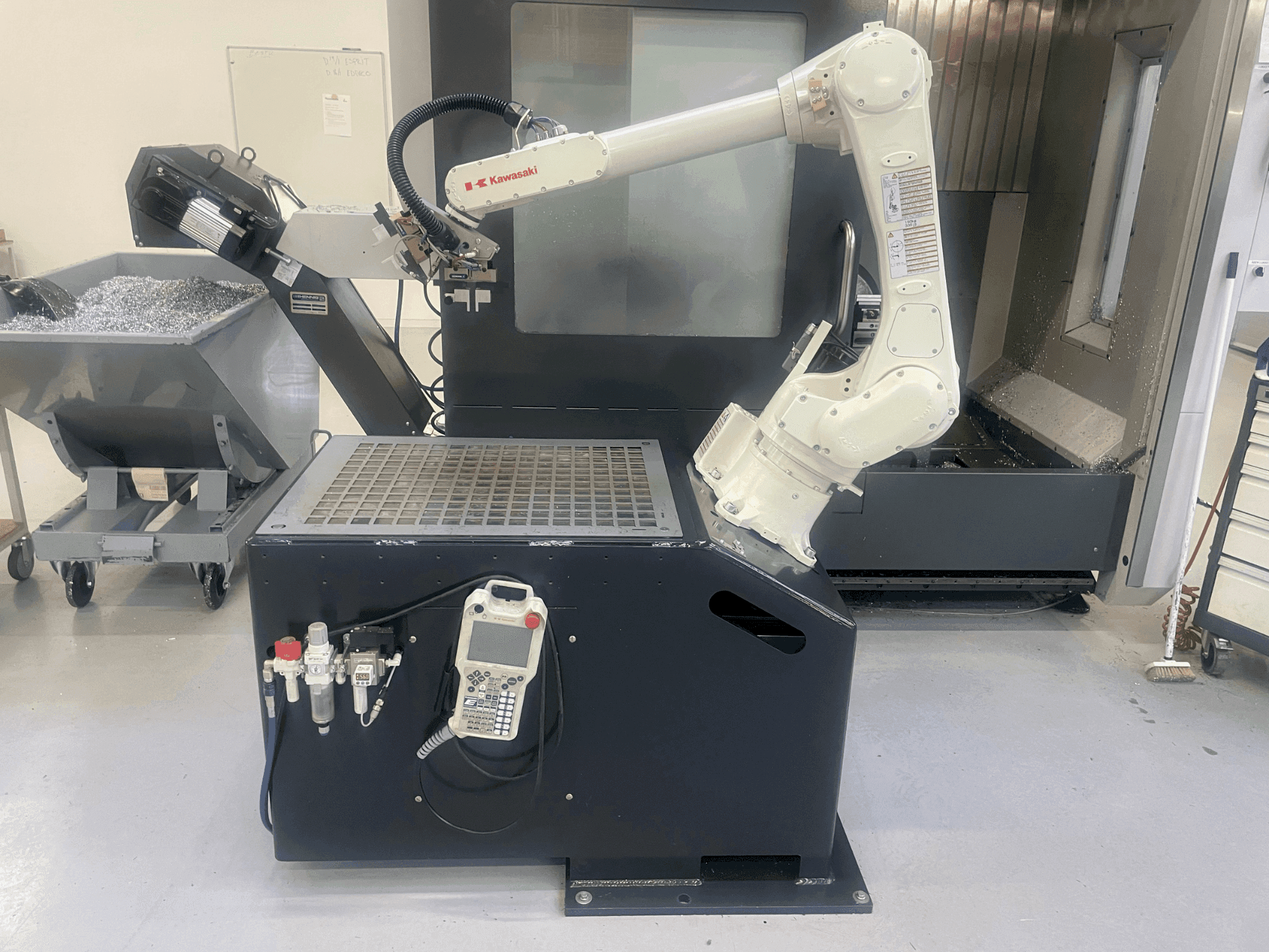 Makine  Kawasaki RS006L - Önden görünüm