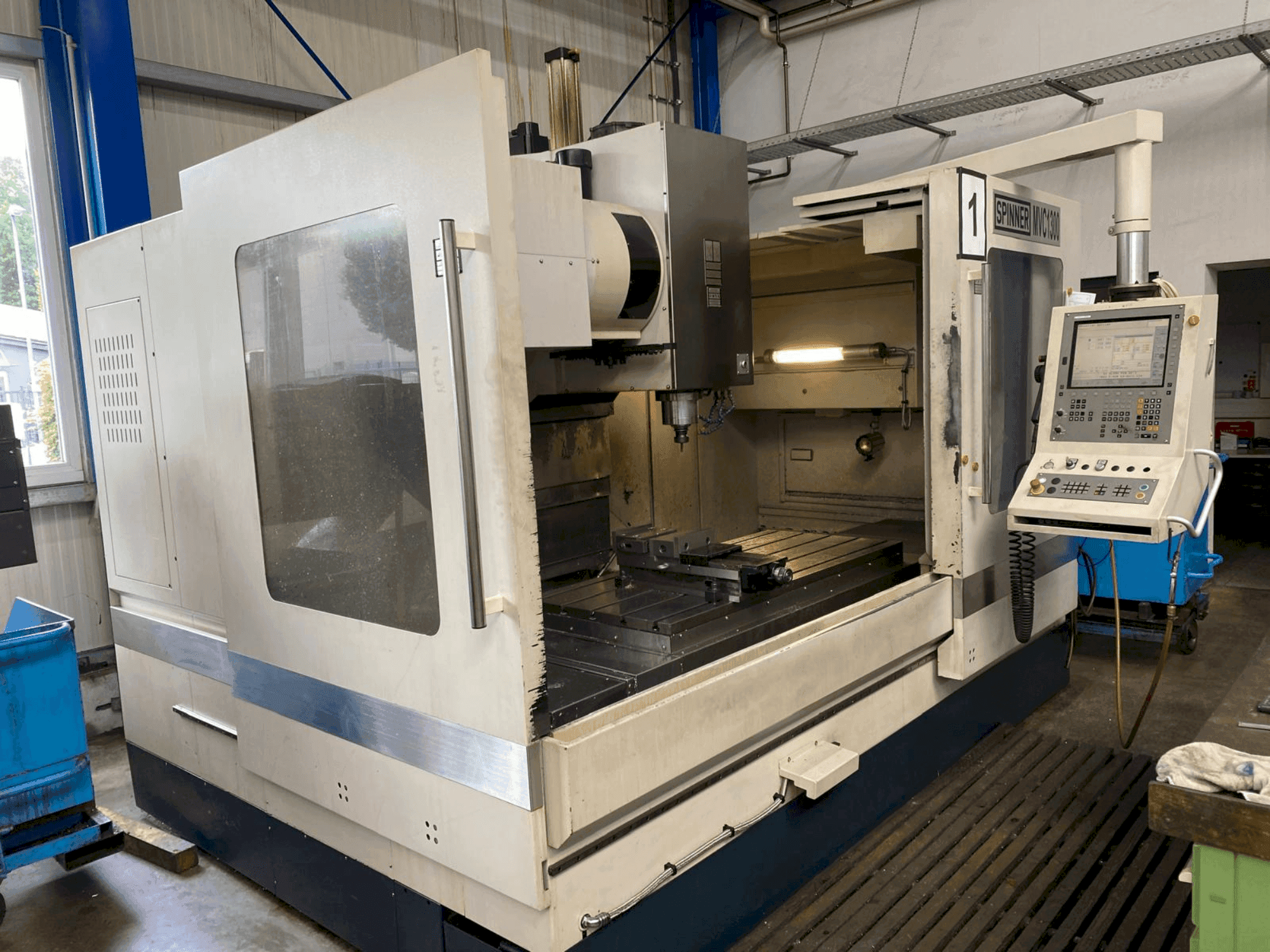 Makine  SPINNER MVC 1300 - Önden görünüm