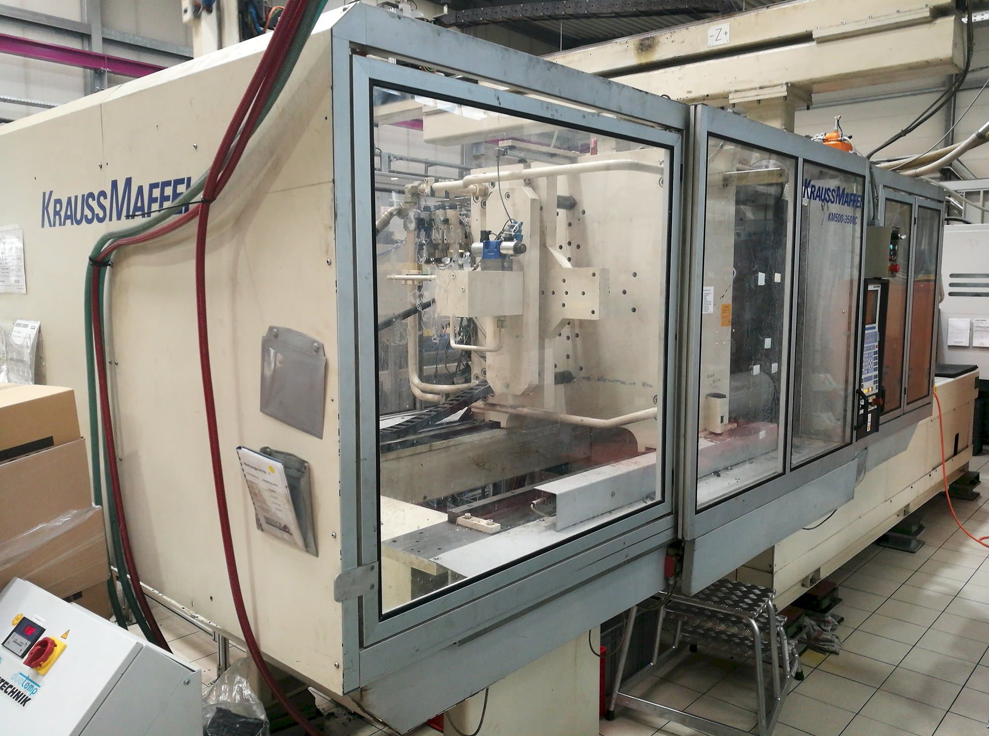 Makine Krauss Maffei - Sol görünüm KM 500-3500 C1