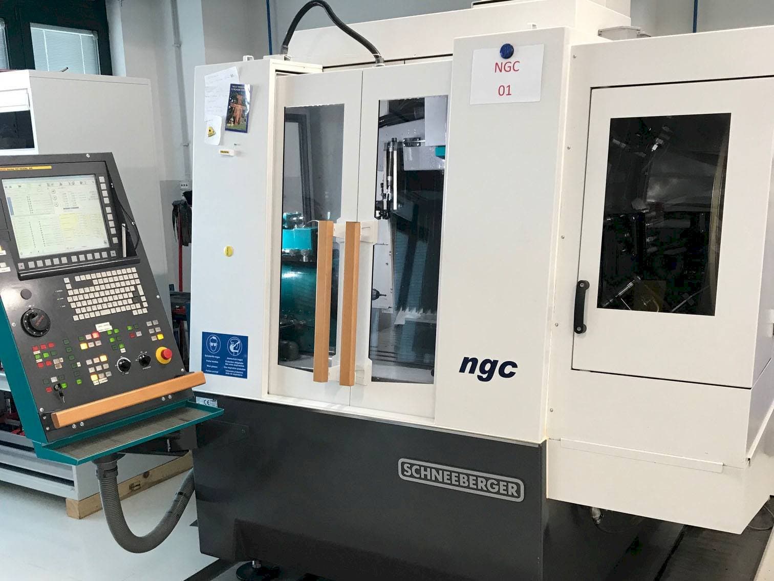 Makine  Schneeberger NGC - Önden görünüm