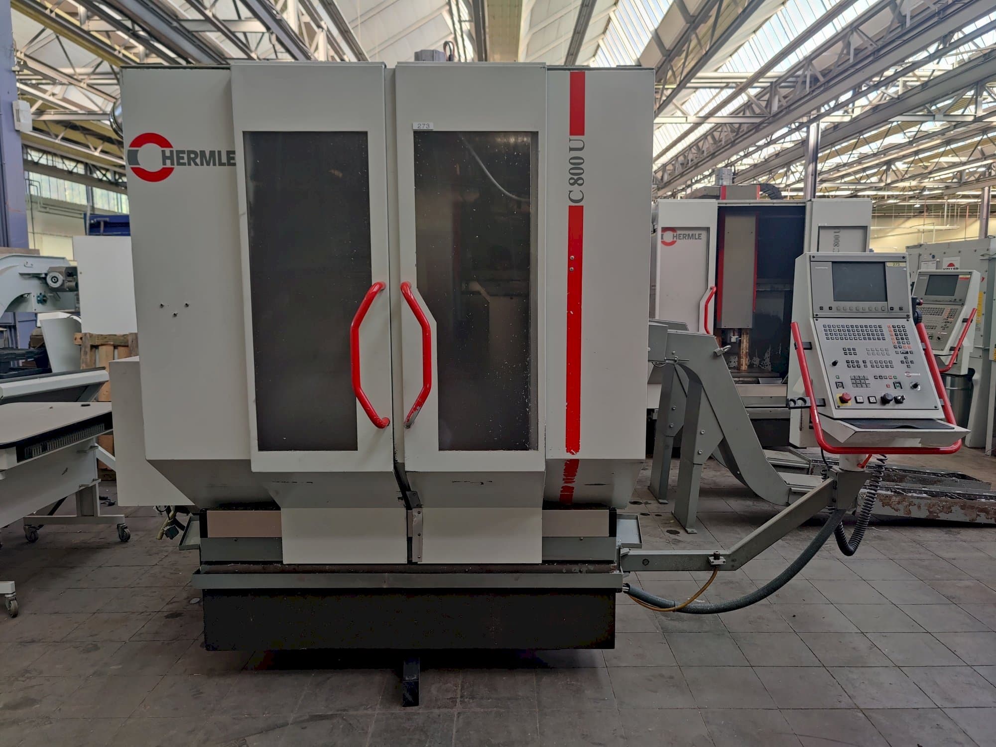 Makine  HERMLE C800U - Önden görünüm