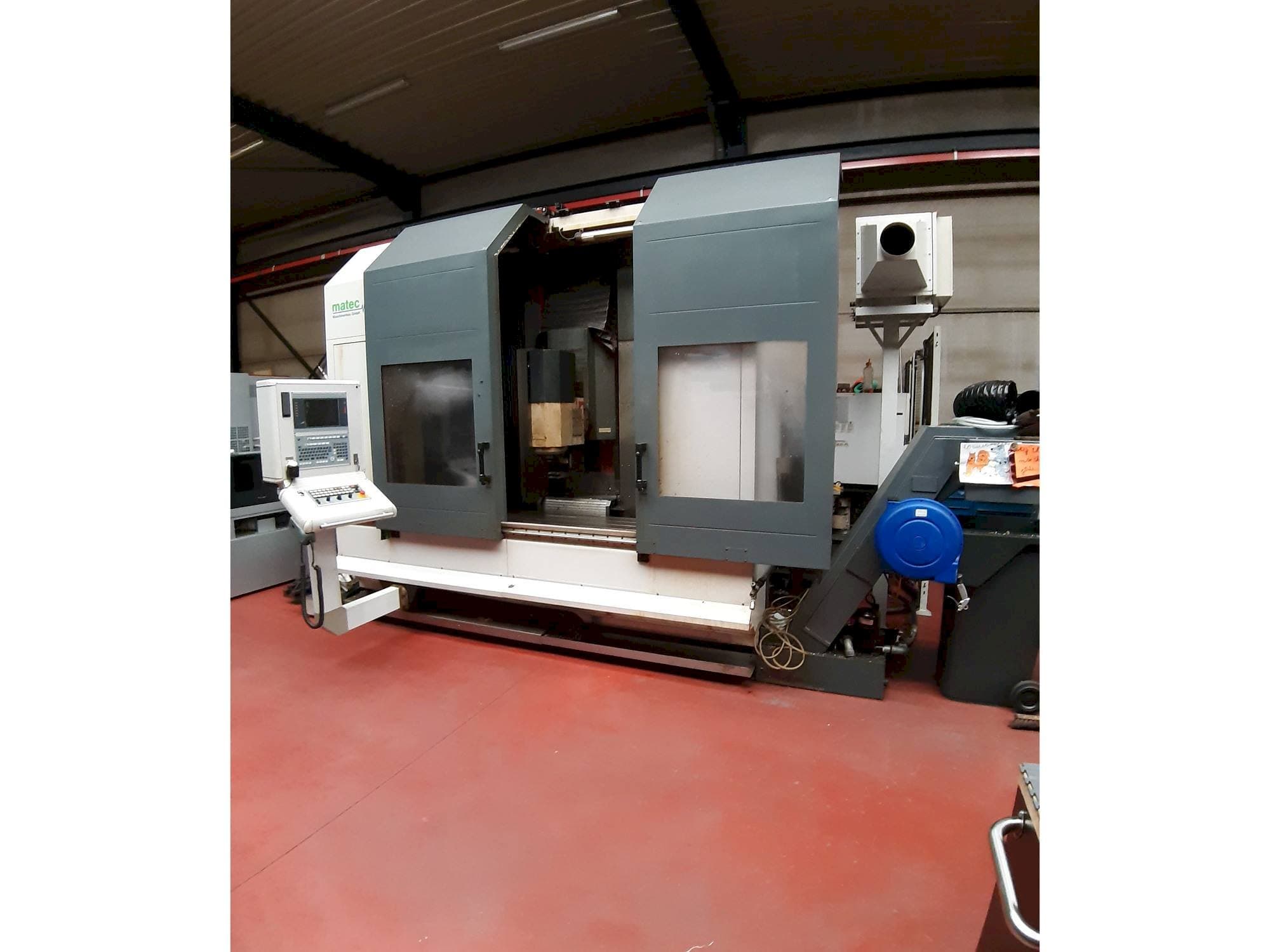 Makine  Matec 30 HV - Önden görünüm