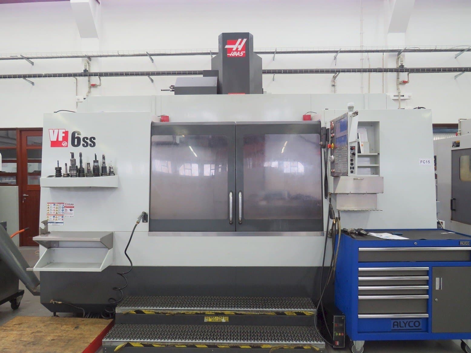Makine  HAAS VF-6SS - Önden görünüm