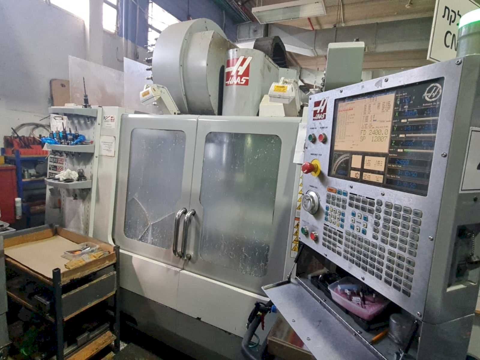 Makine  HAAS VF-3SS - Önden görünüm