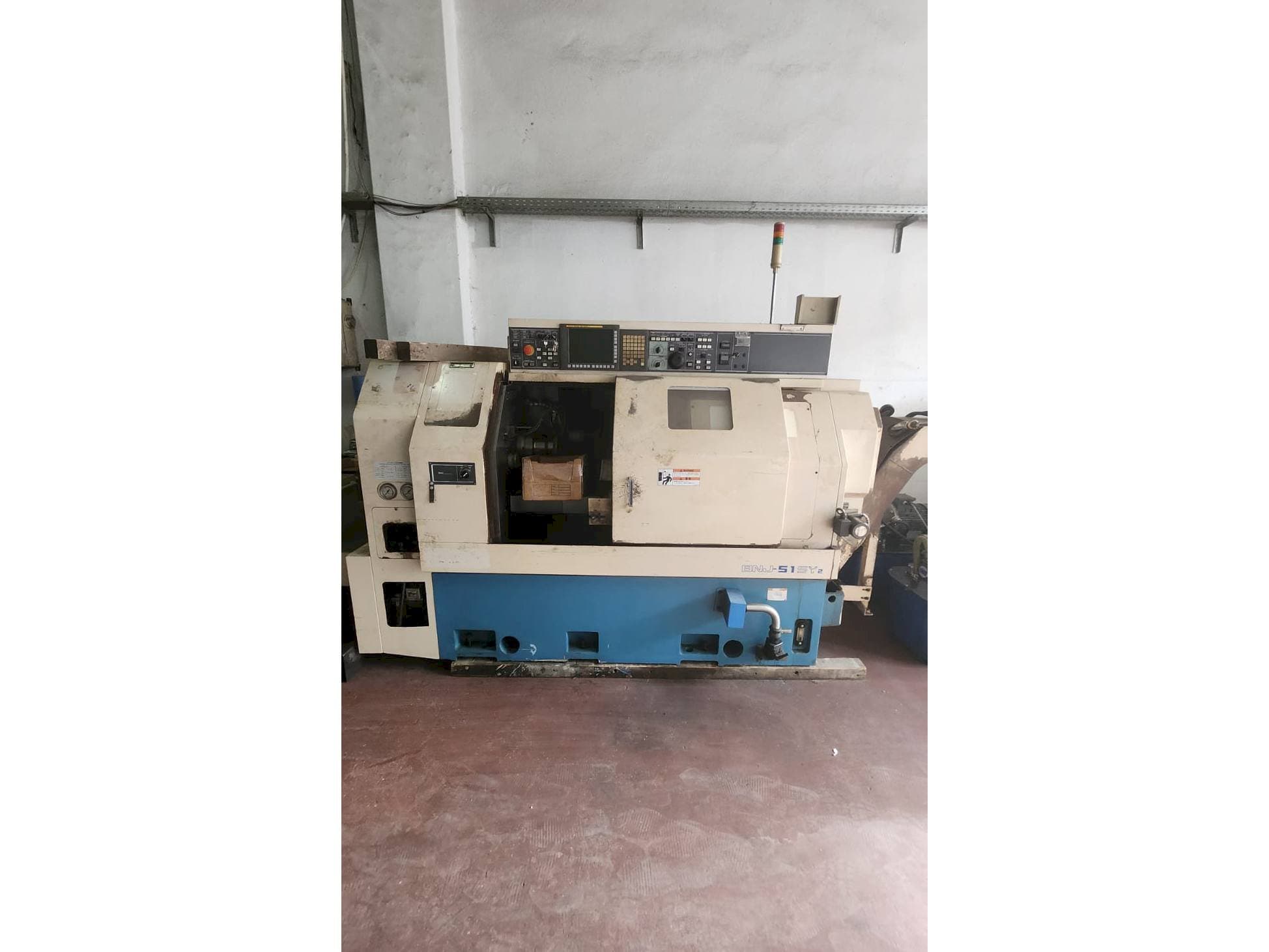 Makine  Miyano BNJ 42 SY - Önden görünüm