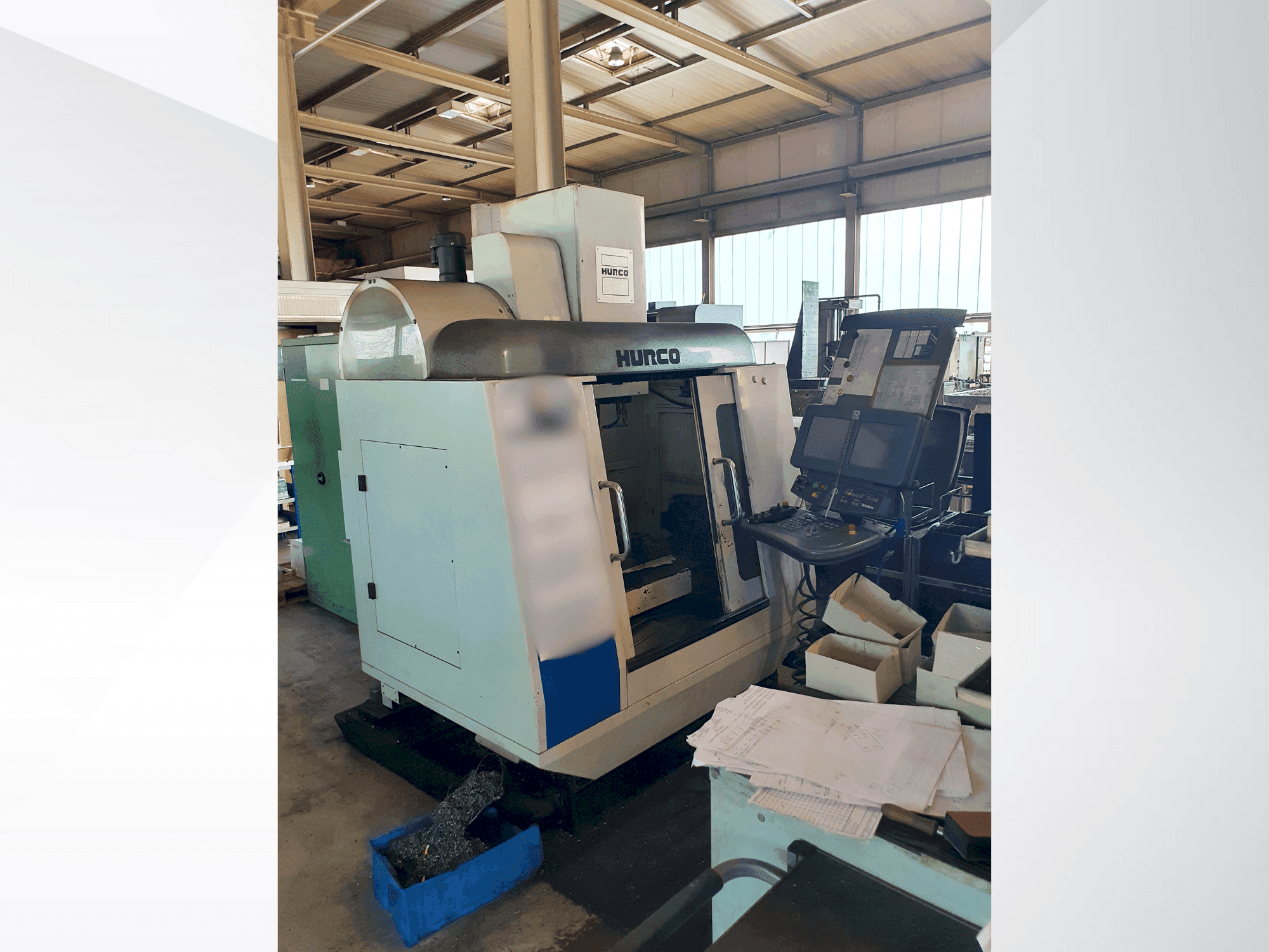 Makine  Hurco VMX42T - Önden görünüm