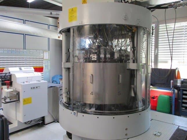 Makine  MIKRON Multistar CX-24 - Önden görünüm