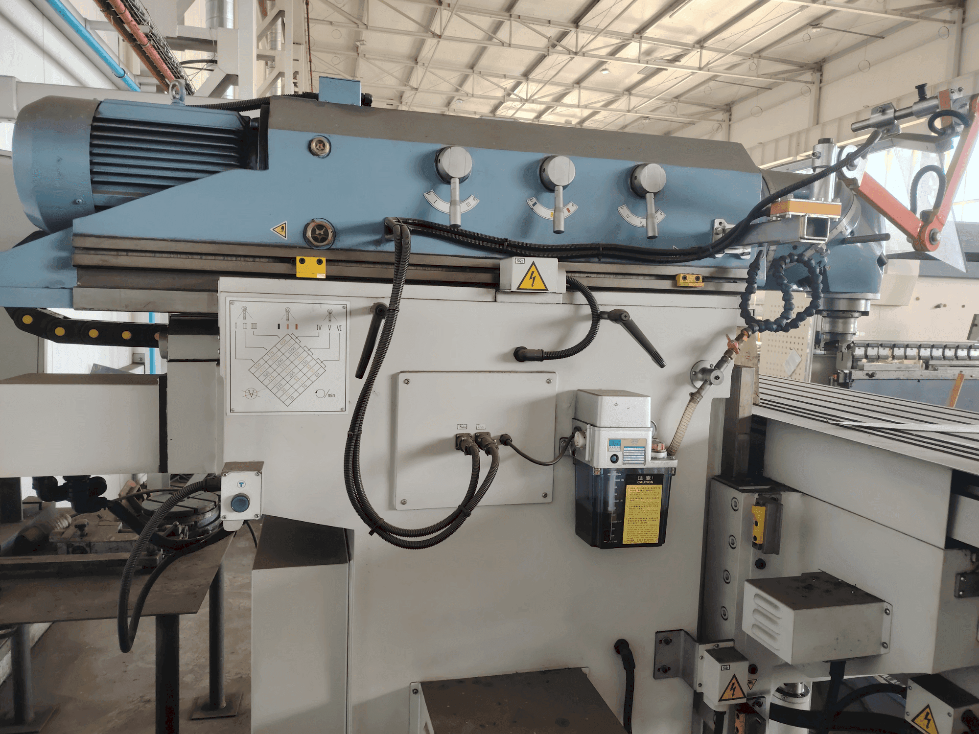 Makine  Bernardo Variomill FU 2000E Servo - Önden görünüm