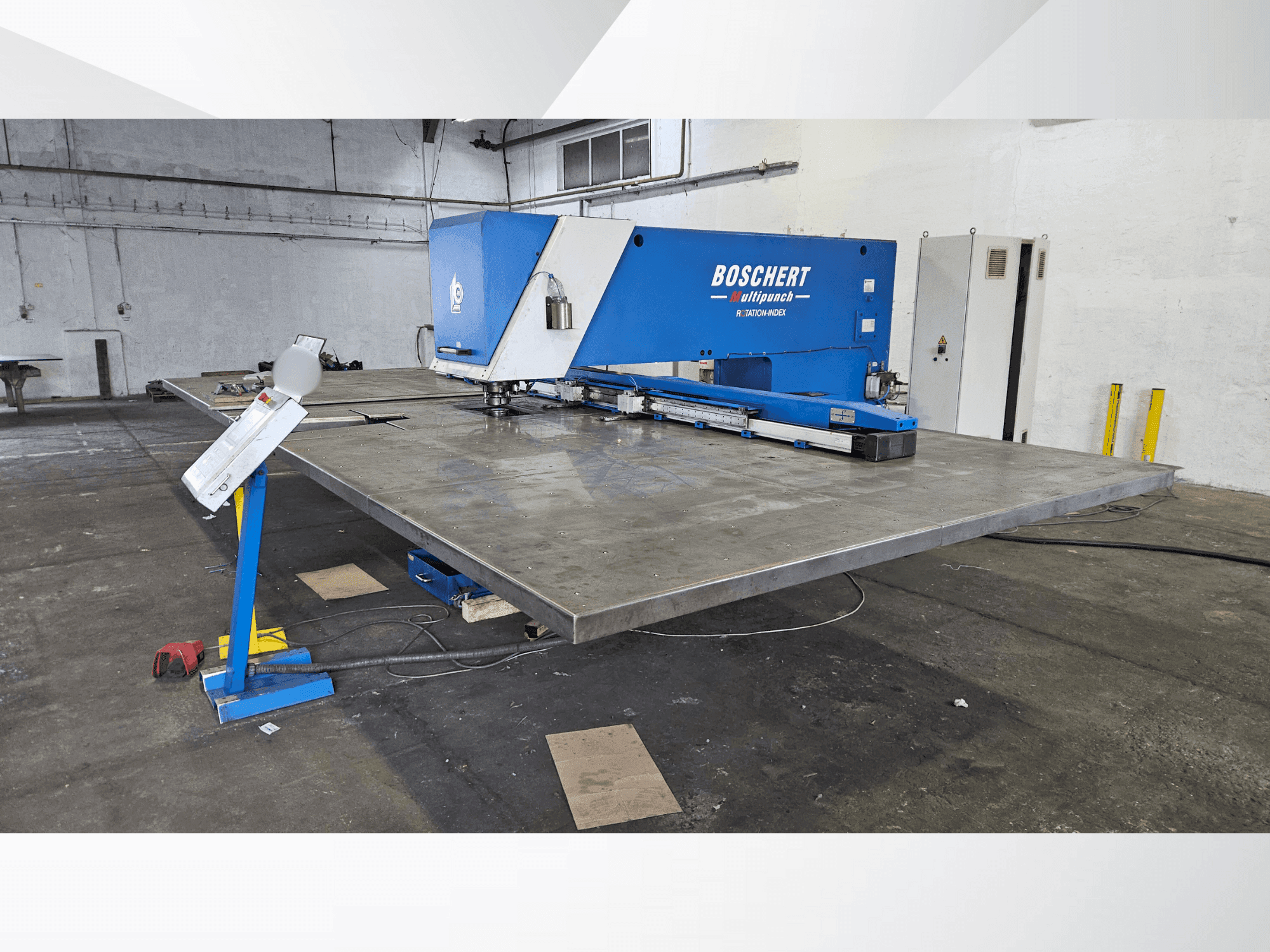 Makine  BOSCHERT Multipunch 1500 x 3000 - Önden görünüm