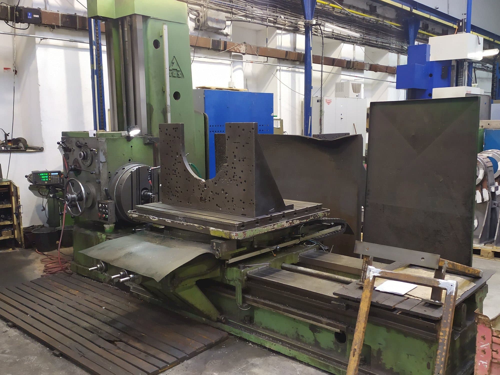 Makine  TOS H 100 - Önden görünüm