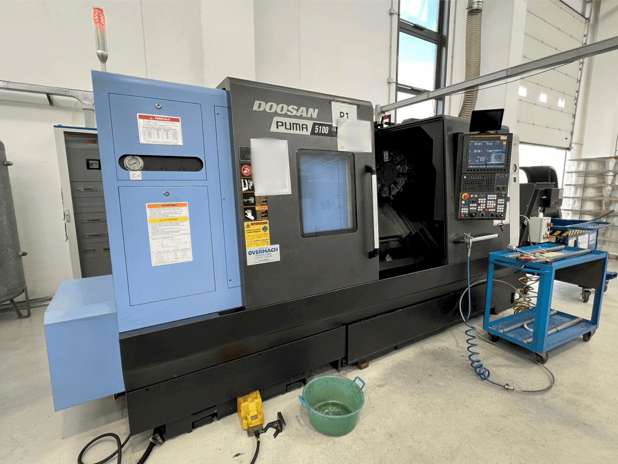 Makine  DOOSAN Puma 5100B - Önden görünüm