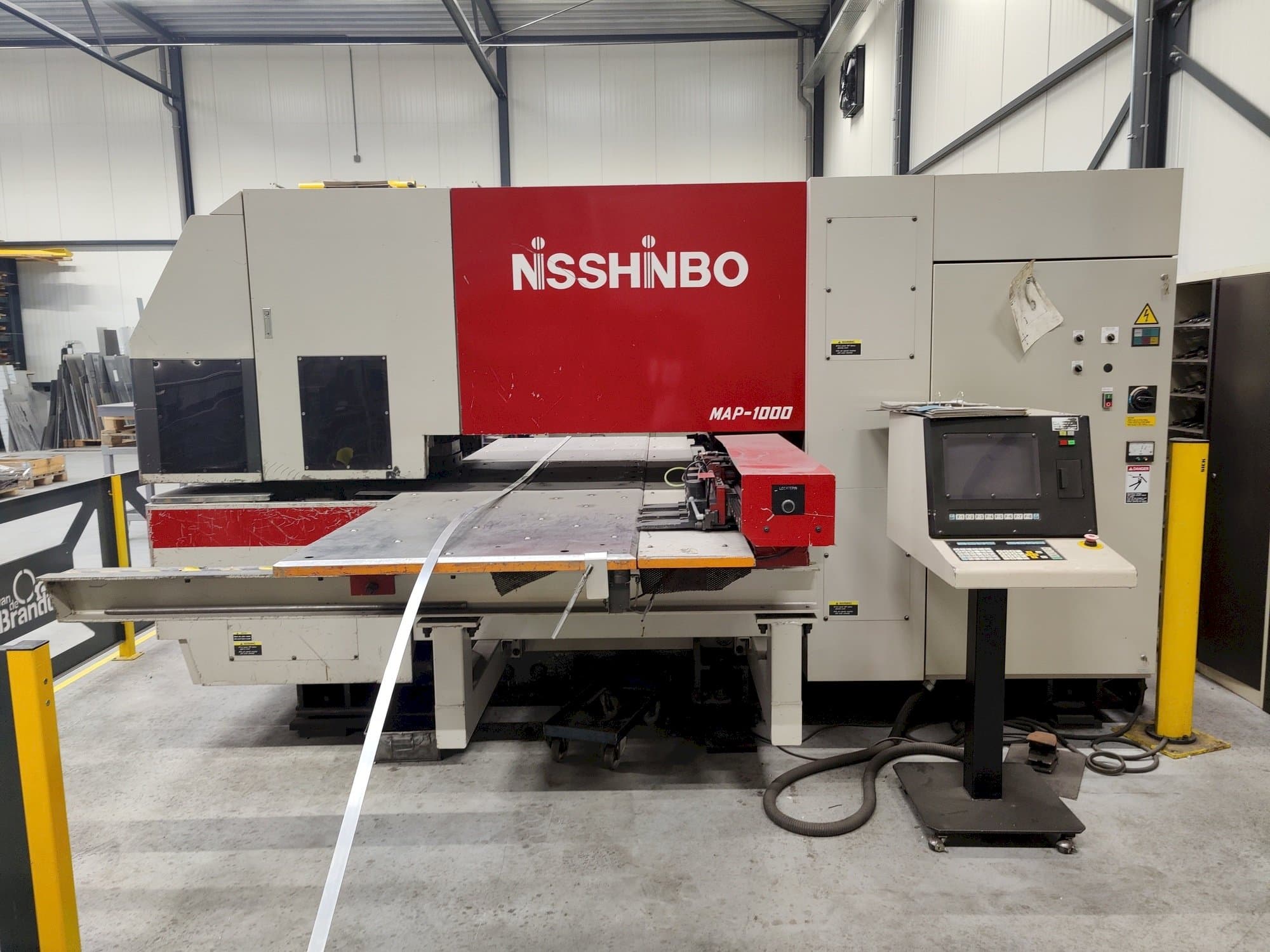 Makine  Nisshinbo MAP-1000 - Önden görünüm