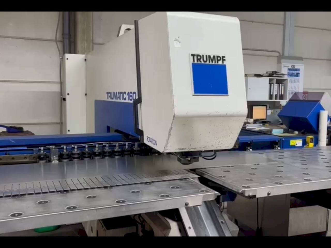 Makine  Trumpf Trumatic 160 - Önden görünüm