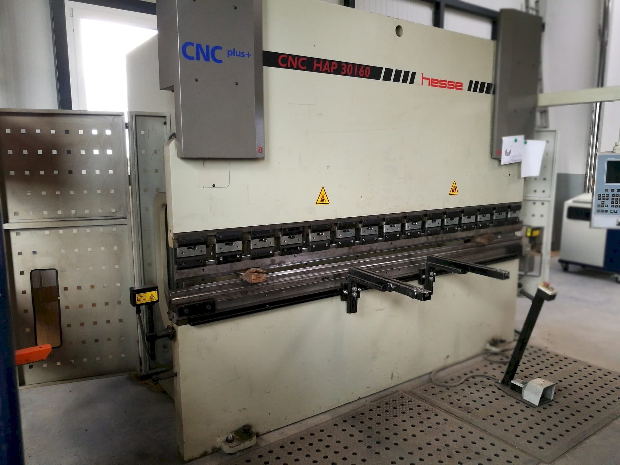 Makine  Hesse CNC HAP 30160 - Önden görünüm