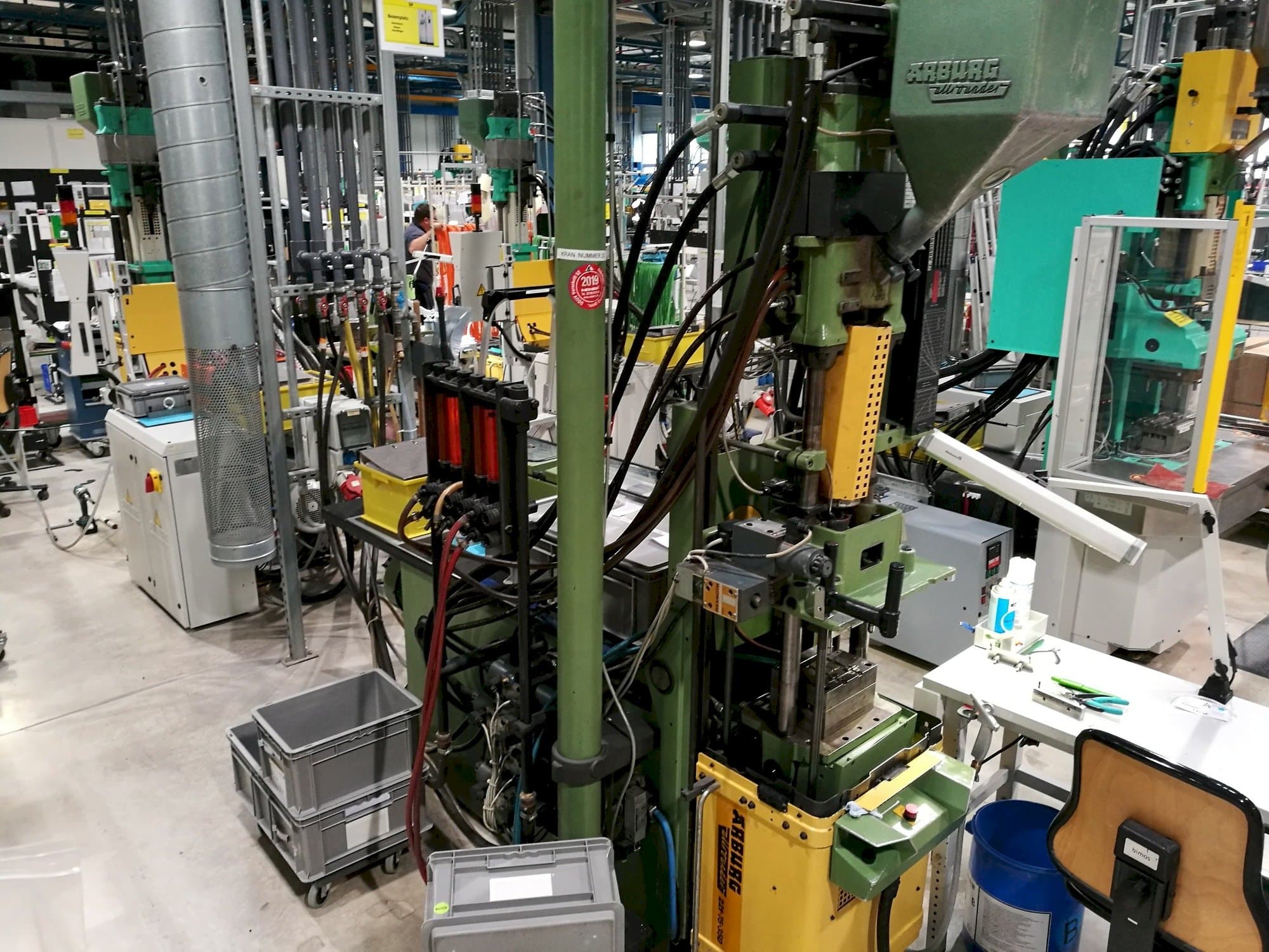 Makine  Arburg 221-75-350 - Önden görünüm