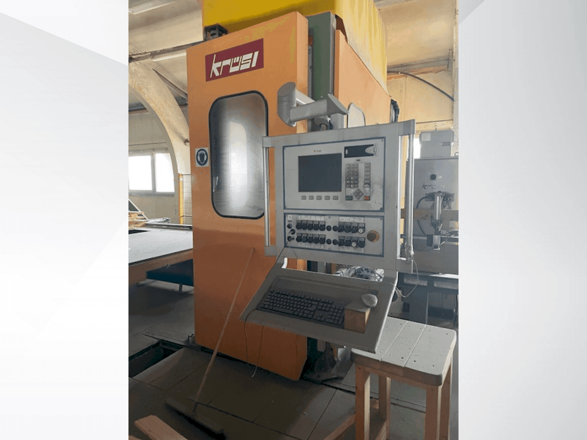 Makine  KRÜSI KM-95 G1 - Önden görünüm