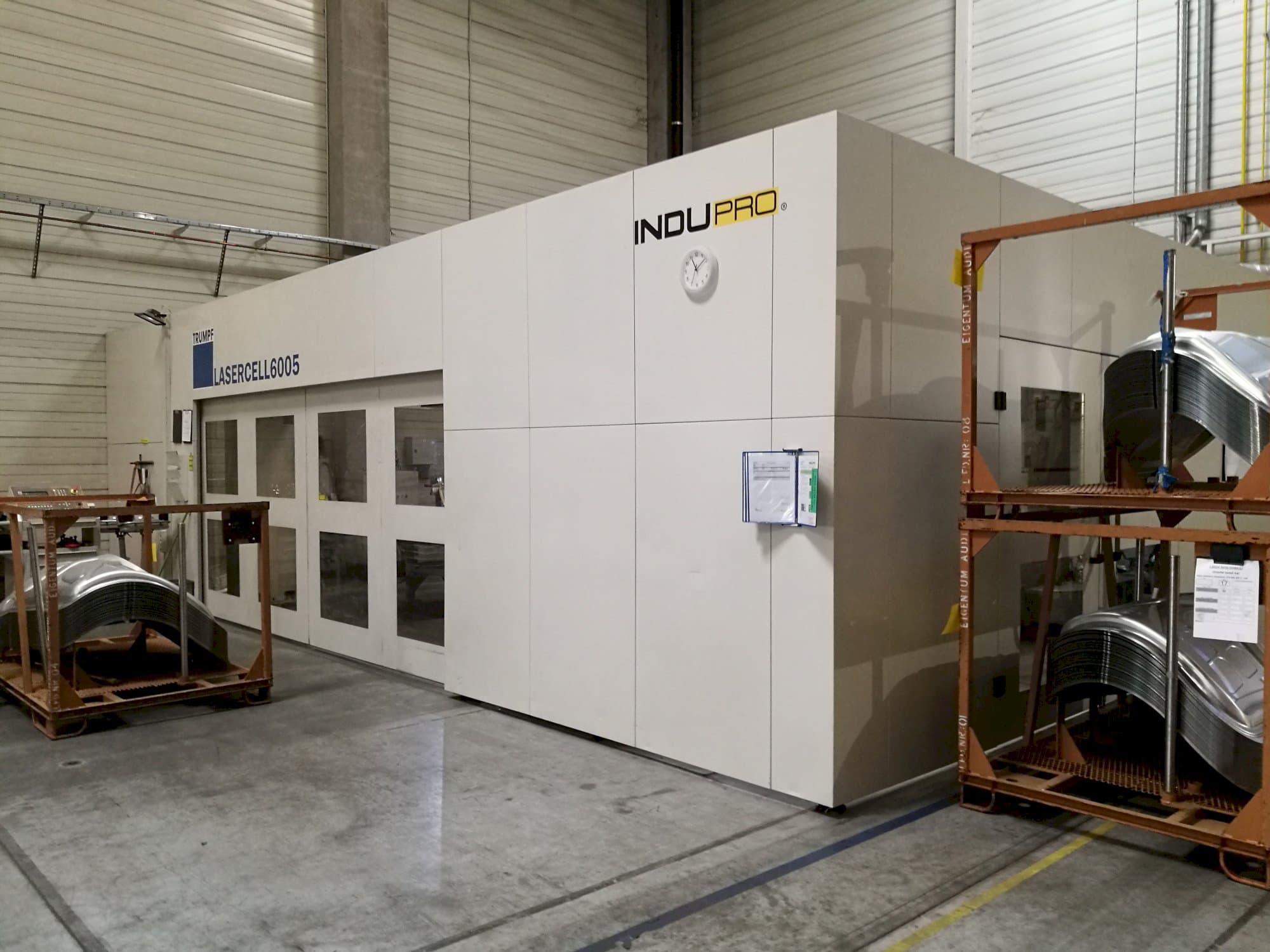 Makine  Trumpf - Sağdan görünüm Lasercell 6005