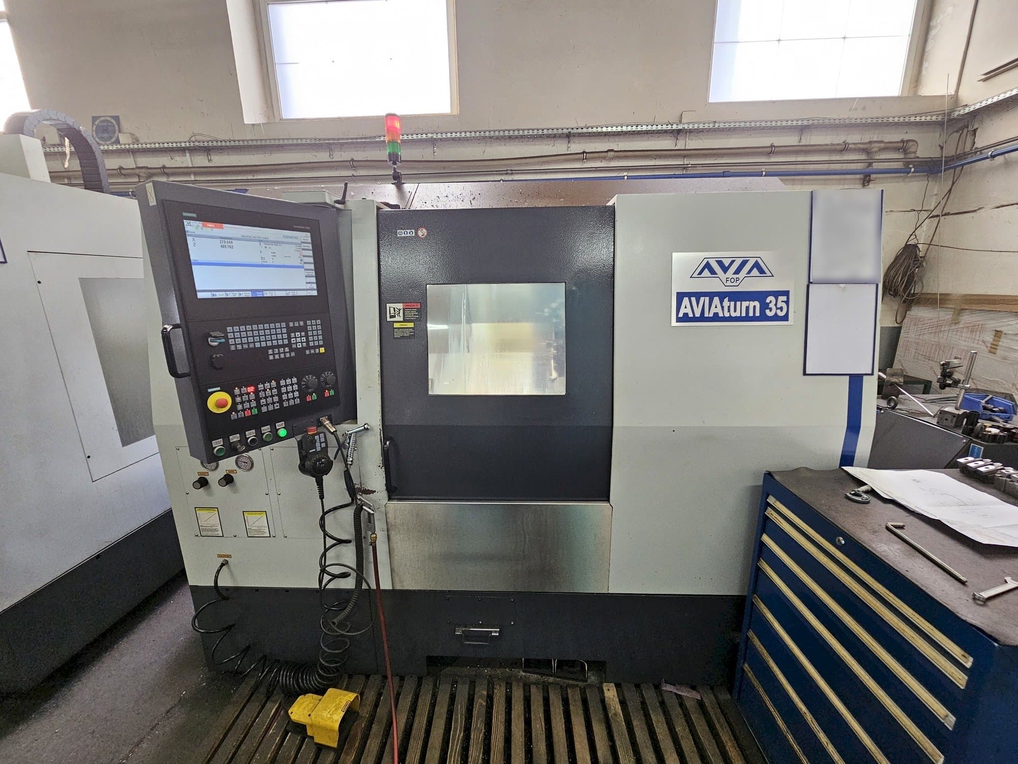 Makine  Avia									 AVIAturn 35 - Önden görünüm