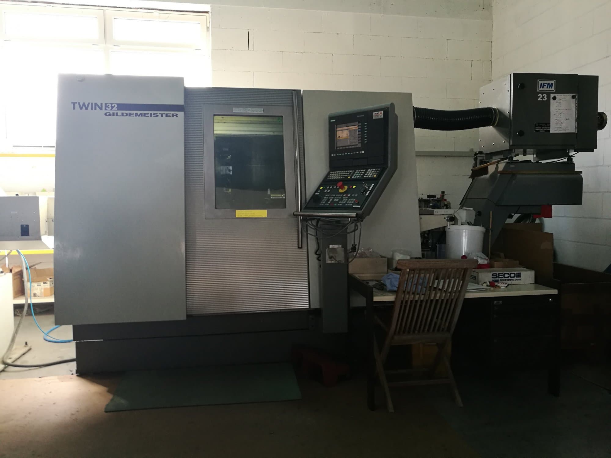 Makine  2 Gildemeister - Önden görünüm TWIN 32