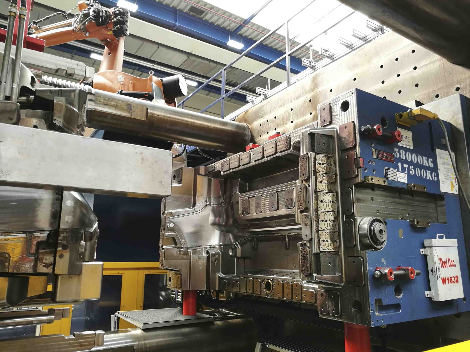 Makine  1 Husky - Önden görünüm E 3650 RS 170/155