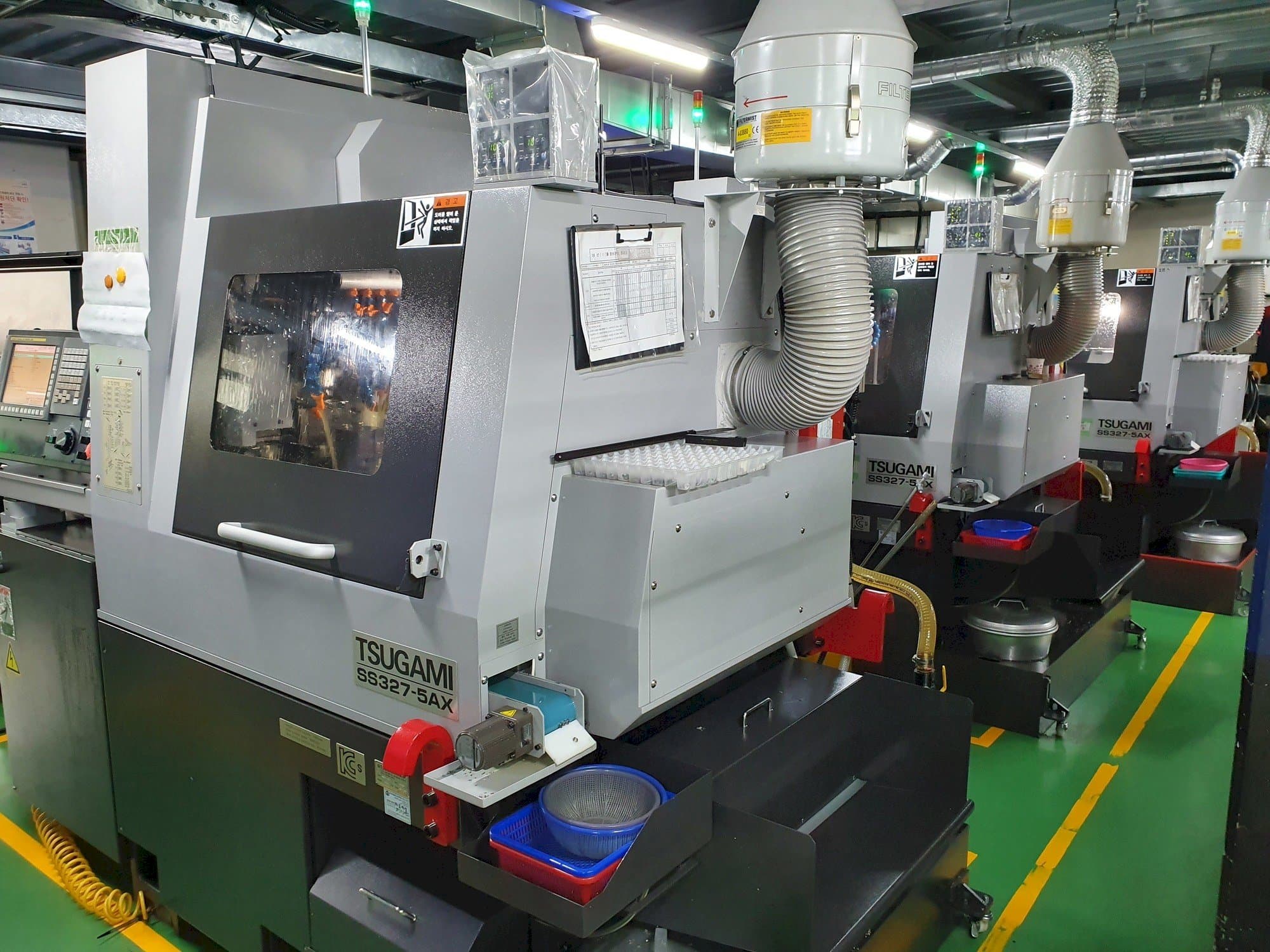 Makine  TSUGAMI SS327-5AX - Önden görünüm