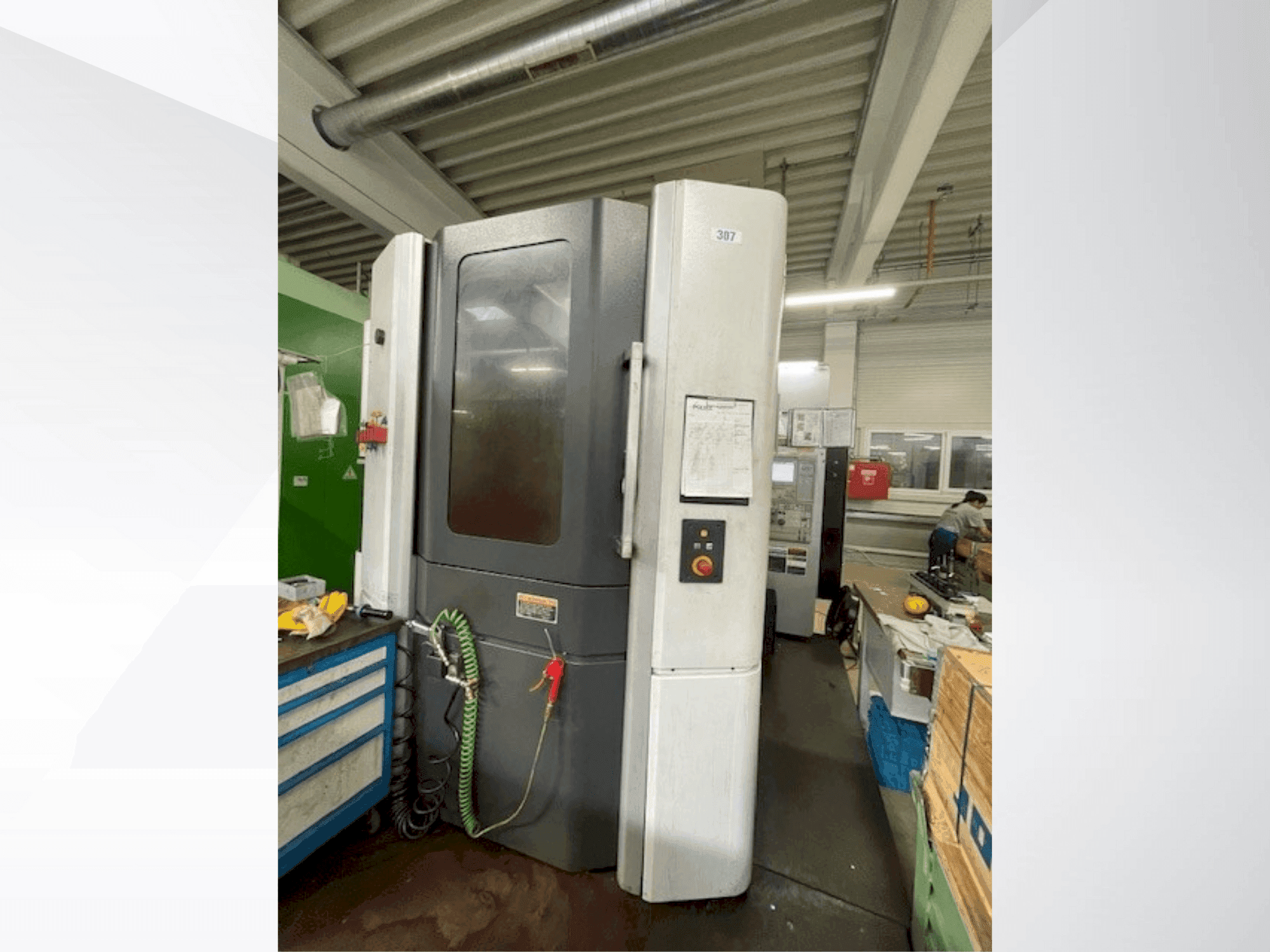 Makine  MORI SEIKI NHX 5000 - Önden görünüm