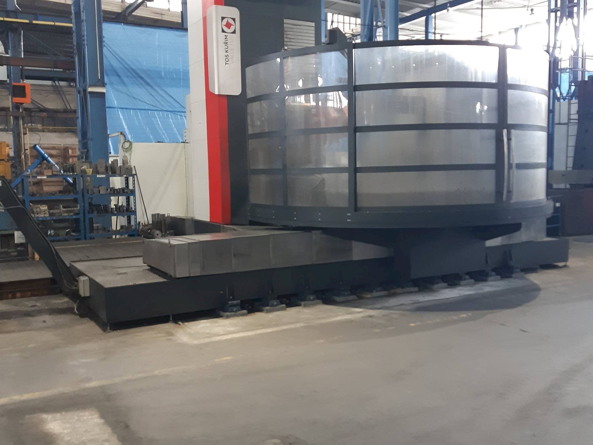 Makine  TOS Kurim FUT 150 - Önden görünüm